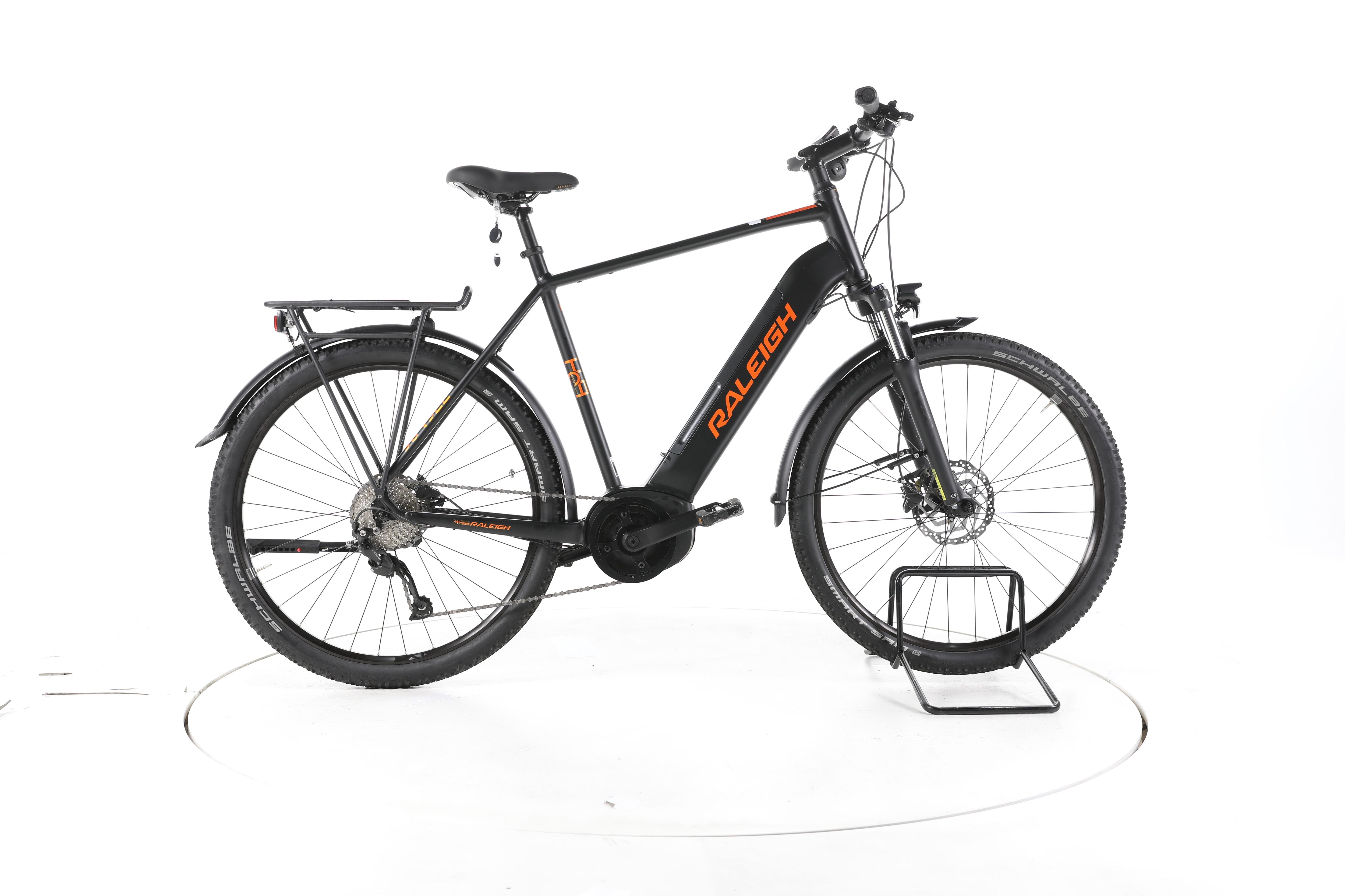 Raleigh Dundee LTD Trekking E-Bike - Image 1