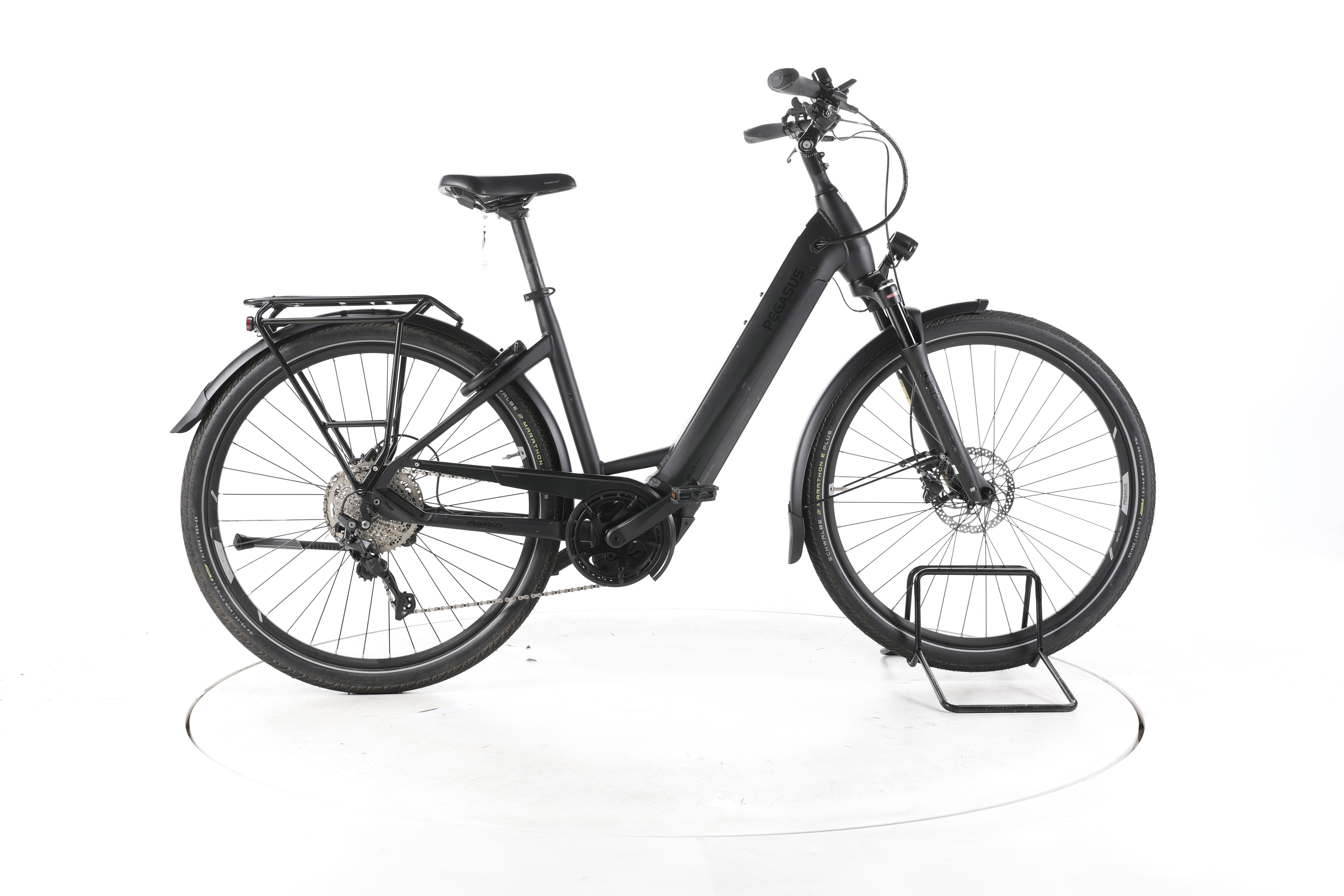 Pegasus Premio EVO Lite Trekking E-Bike Tiefeinsteiger - Image 1