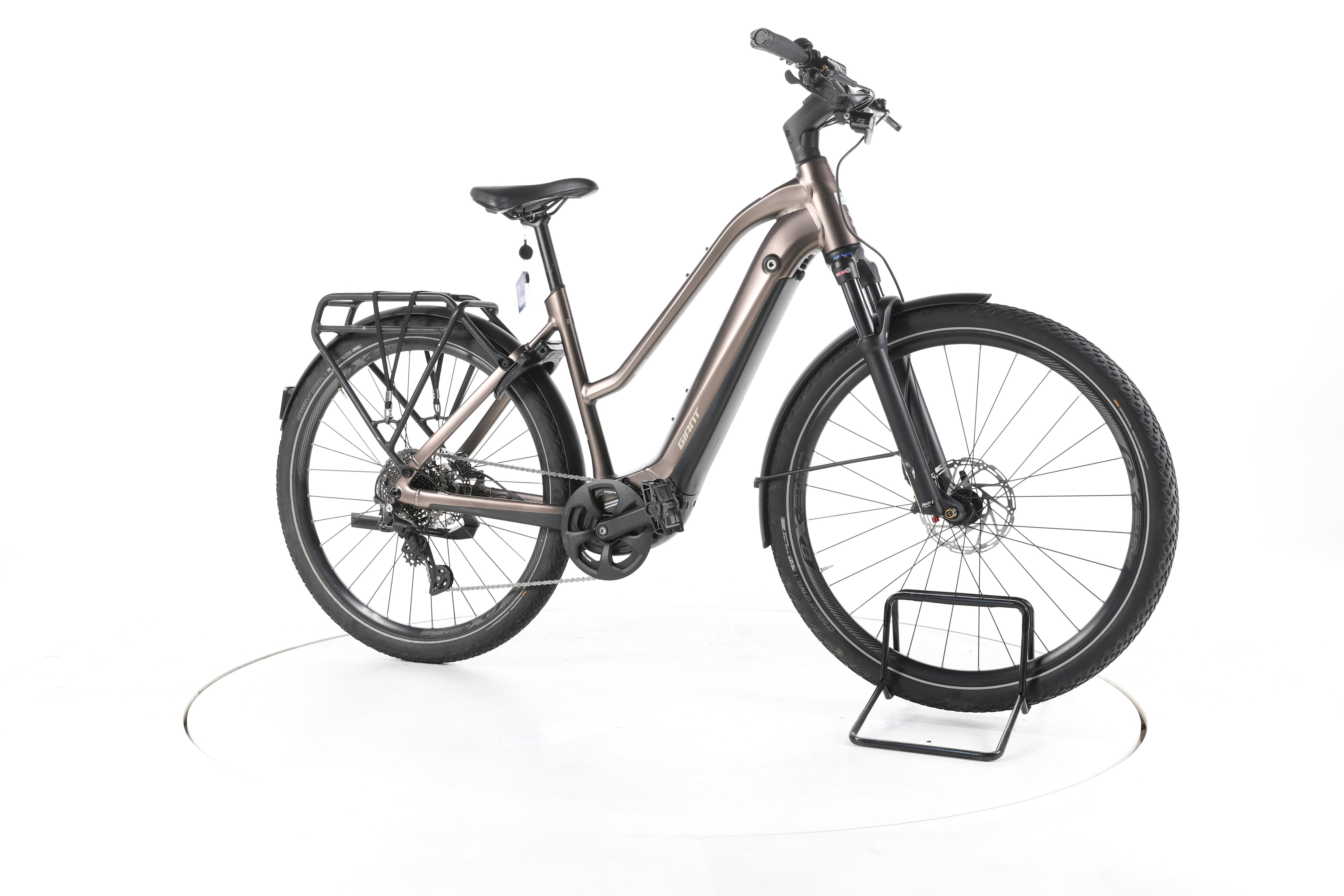 Giant Explore E+ Pro 1 Trekking E-Bike - Image 2