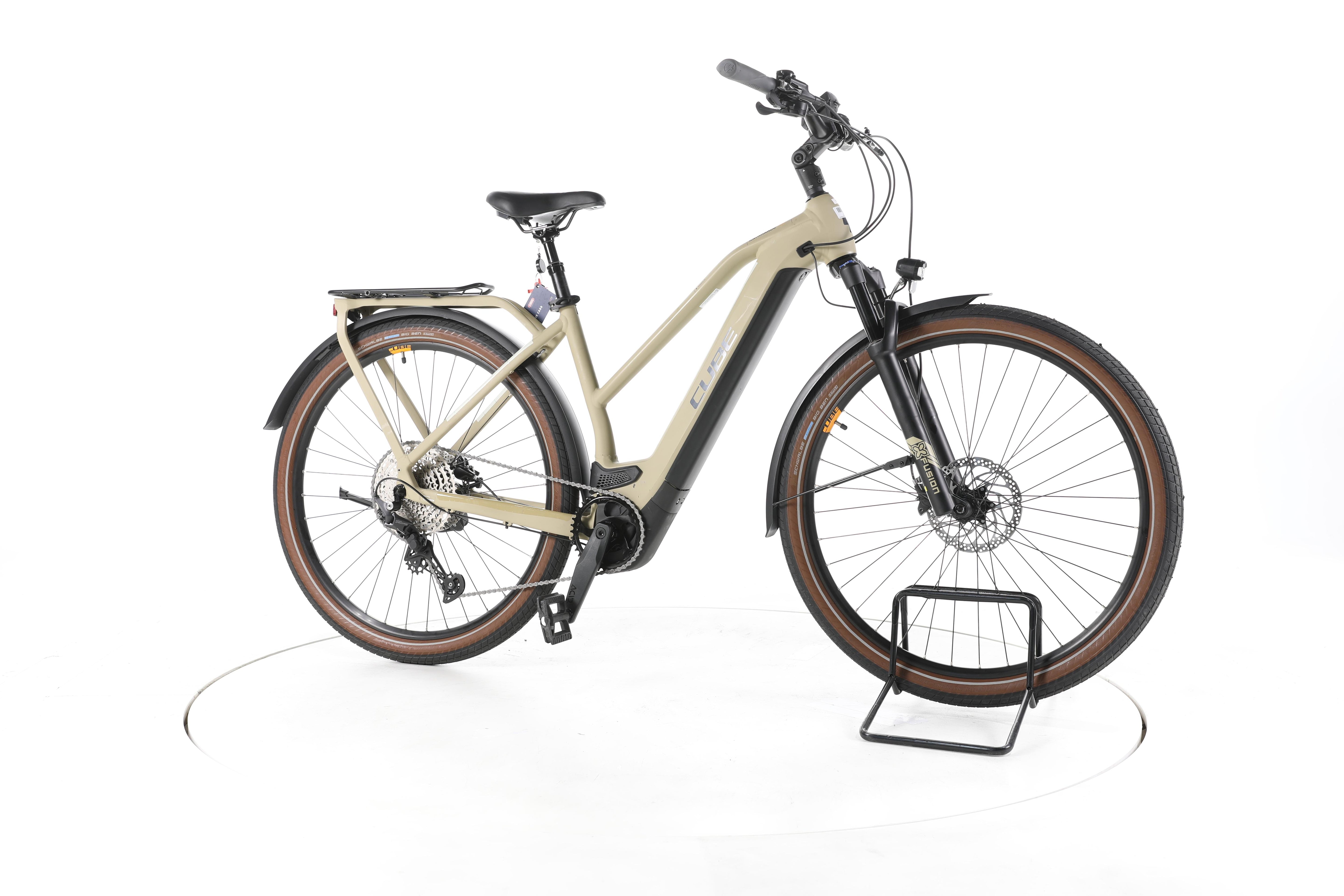 Cube Kathmandu Hybrid Pro Trekking E-Bike - Image 2