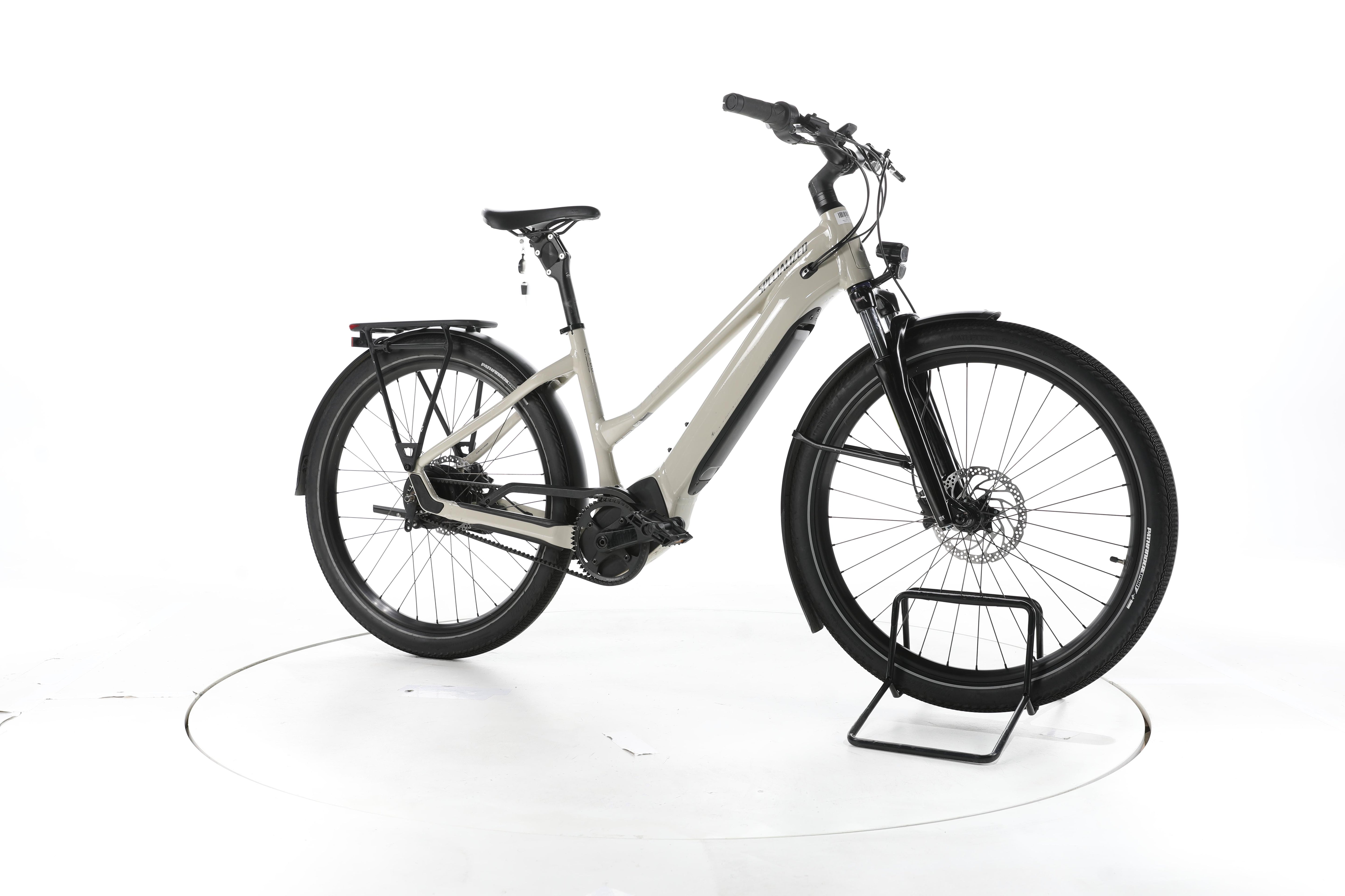 Specialized Turbo Vado 3.0 Trekking E-Bike - Image 2