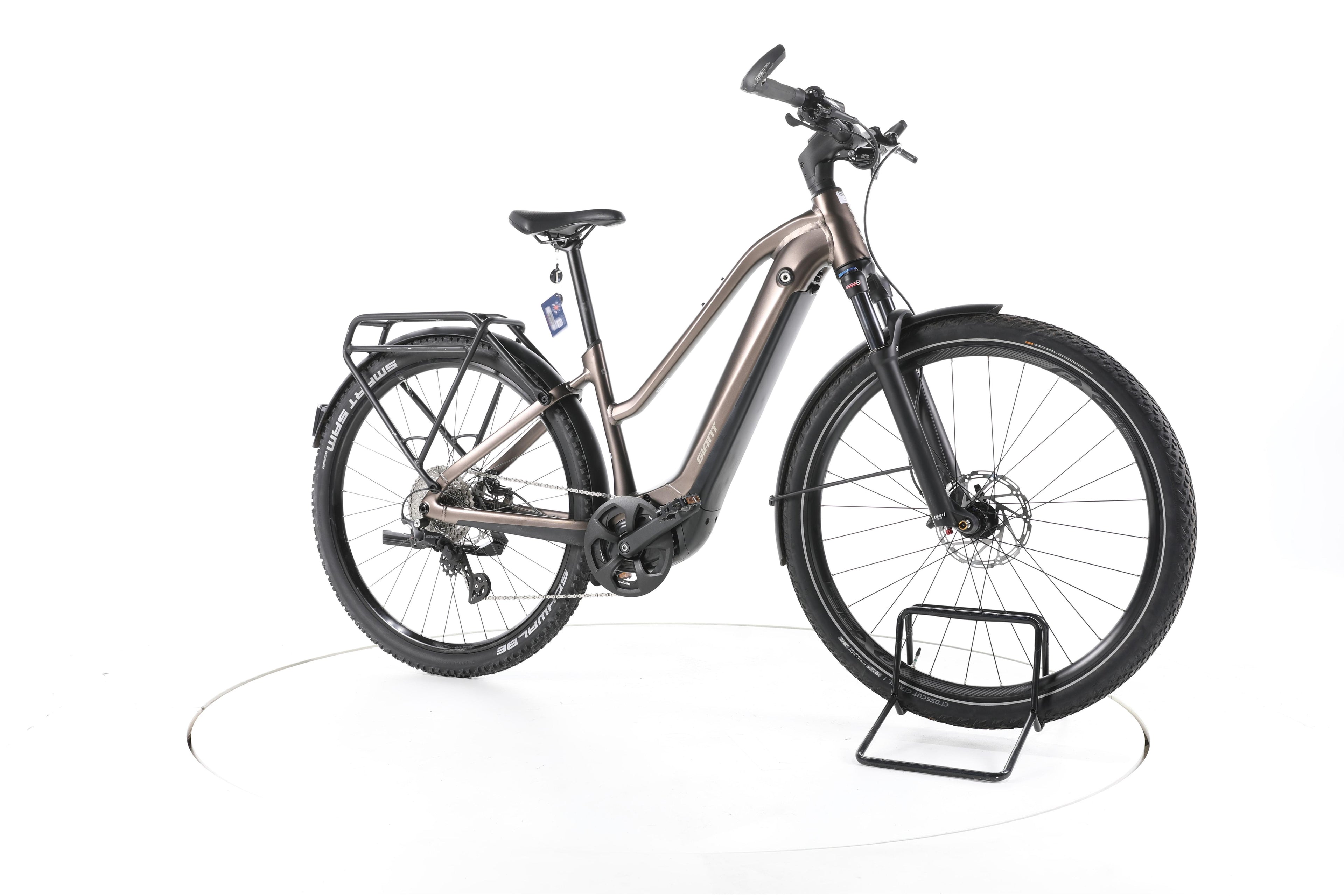 Giant Explore E+ Pro 1 Trekking E-Bike - Image 2