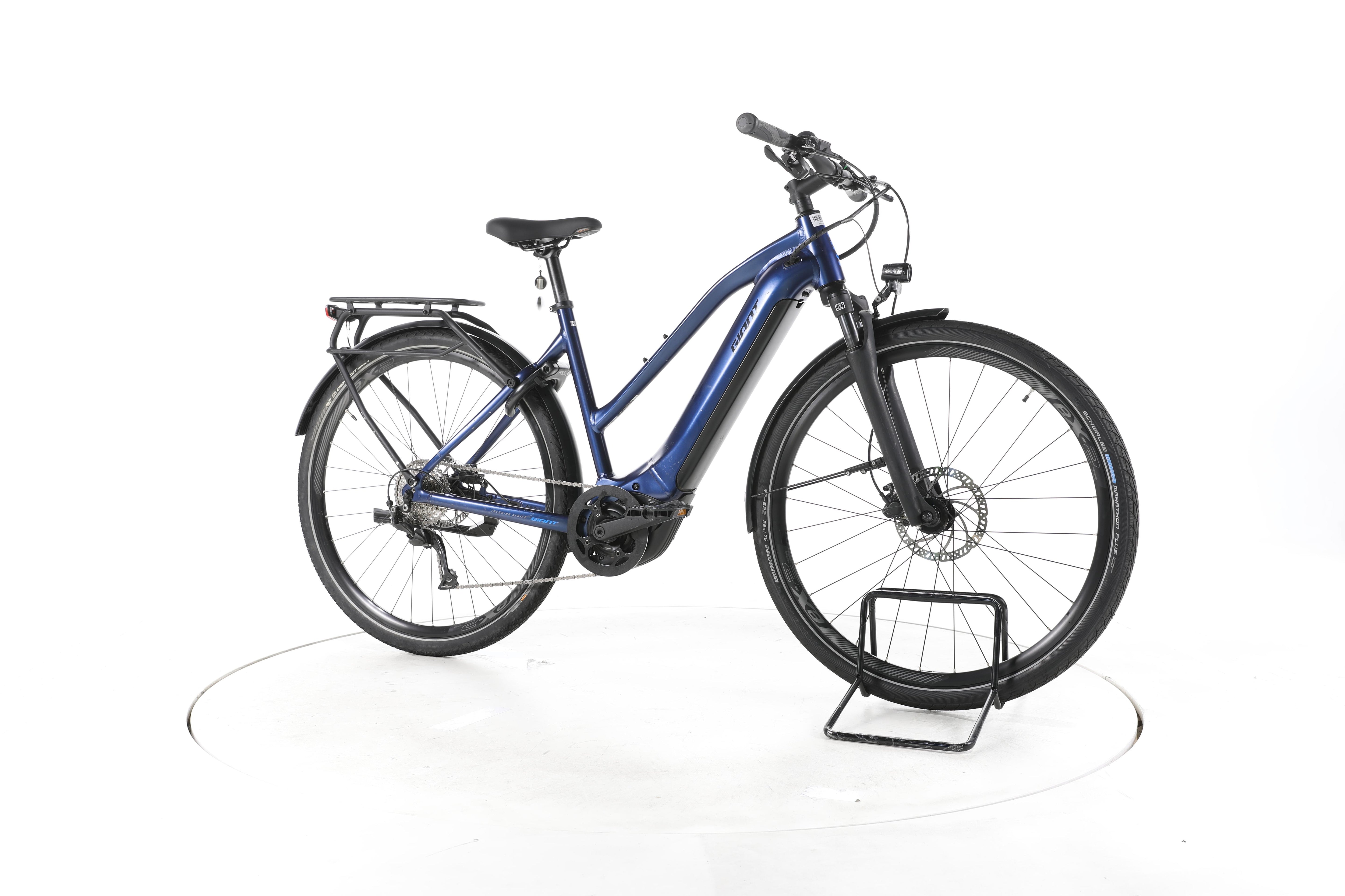 Giant Explore E+ 2 Trekking E-Bike - Image 2