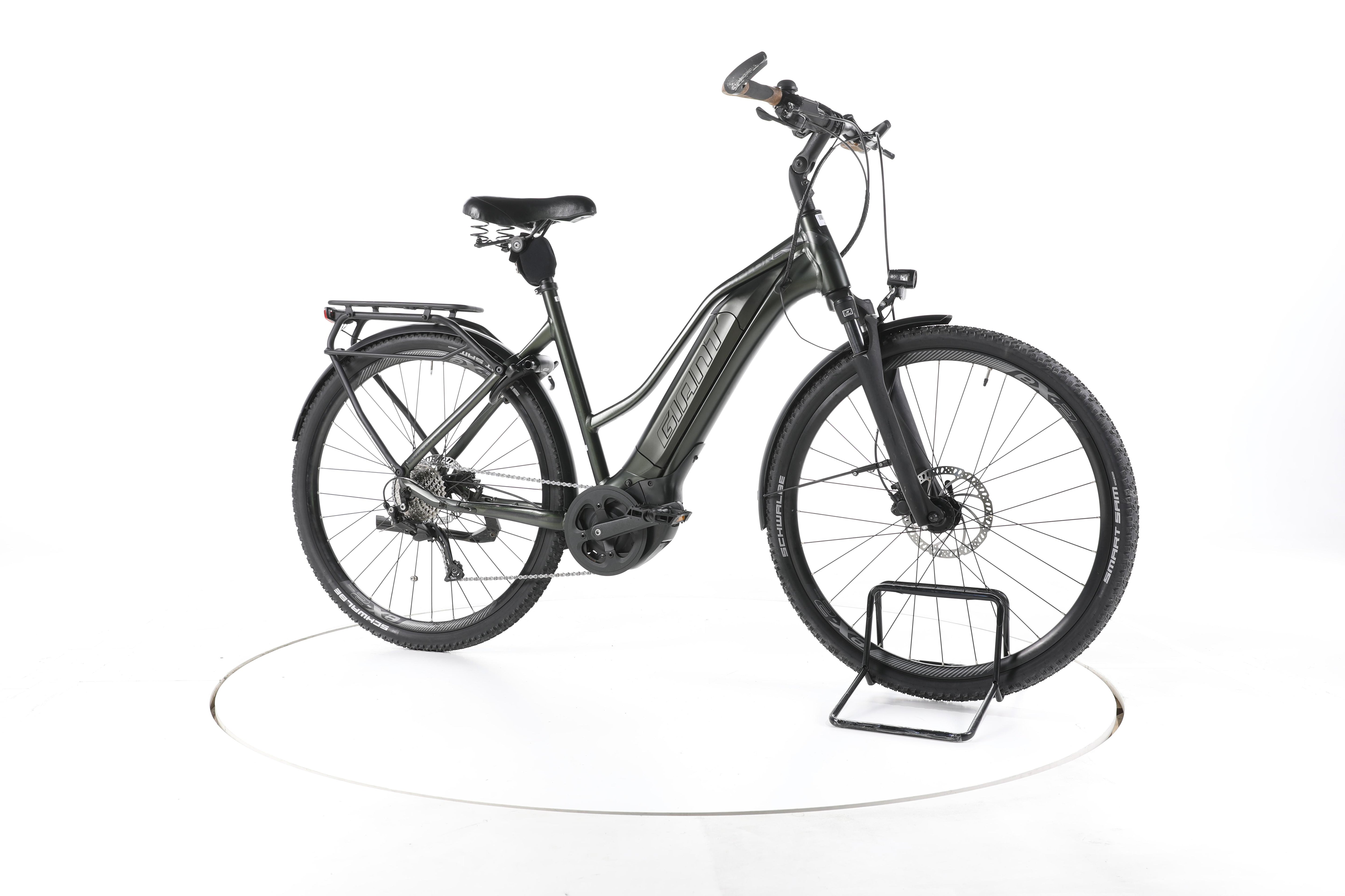 Giant Explore E+ 3 Trekking E-Bike - Image 2