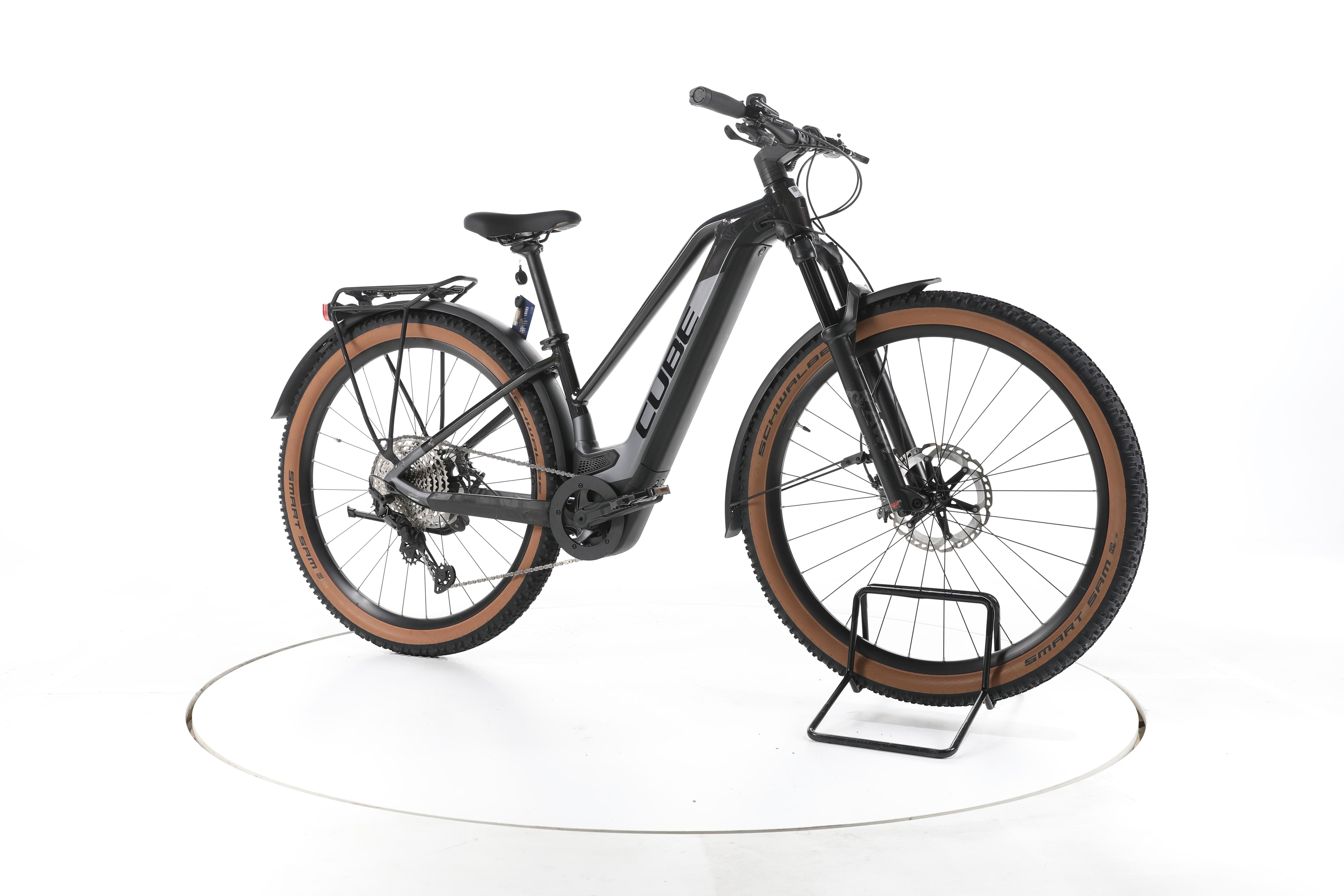 Cube Reaction Hybrid SLT Trekking E-Bike - Image 2