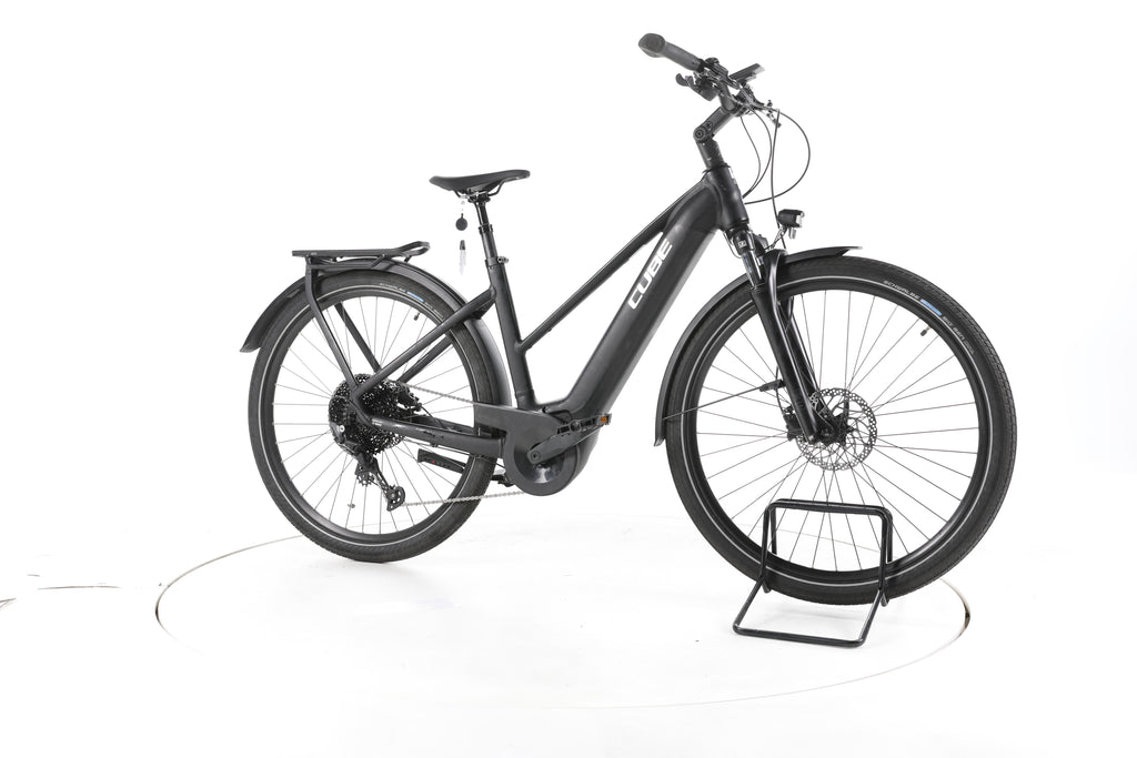 Cube Touring Hybrid Pro Trekking E-Bike - Image 2