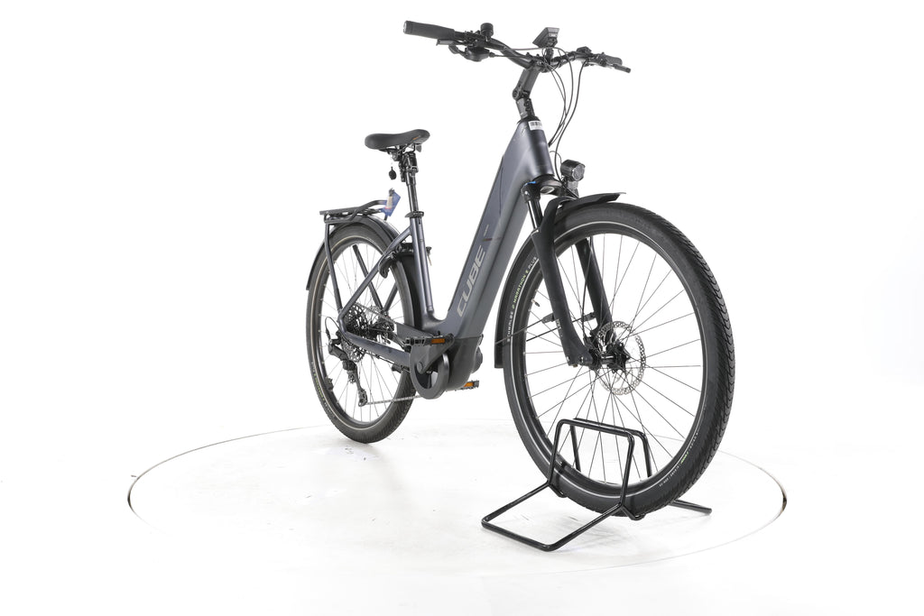 Cube Touring Pro Trekking E-Bike Tiefeinsteiger 2024 - Image 3