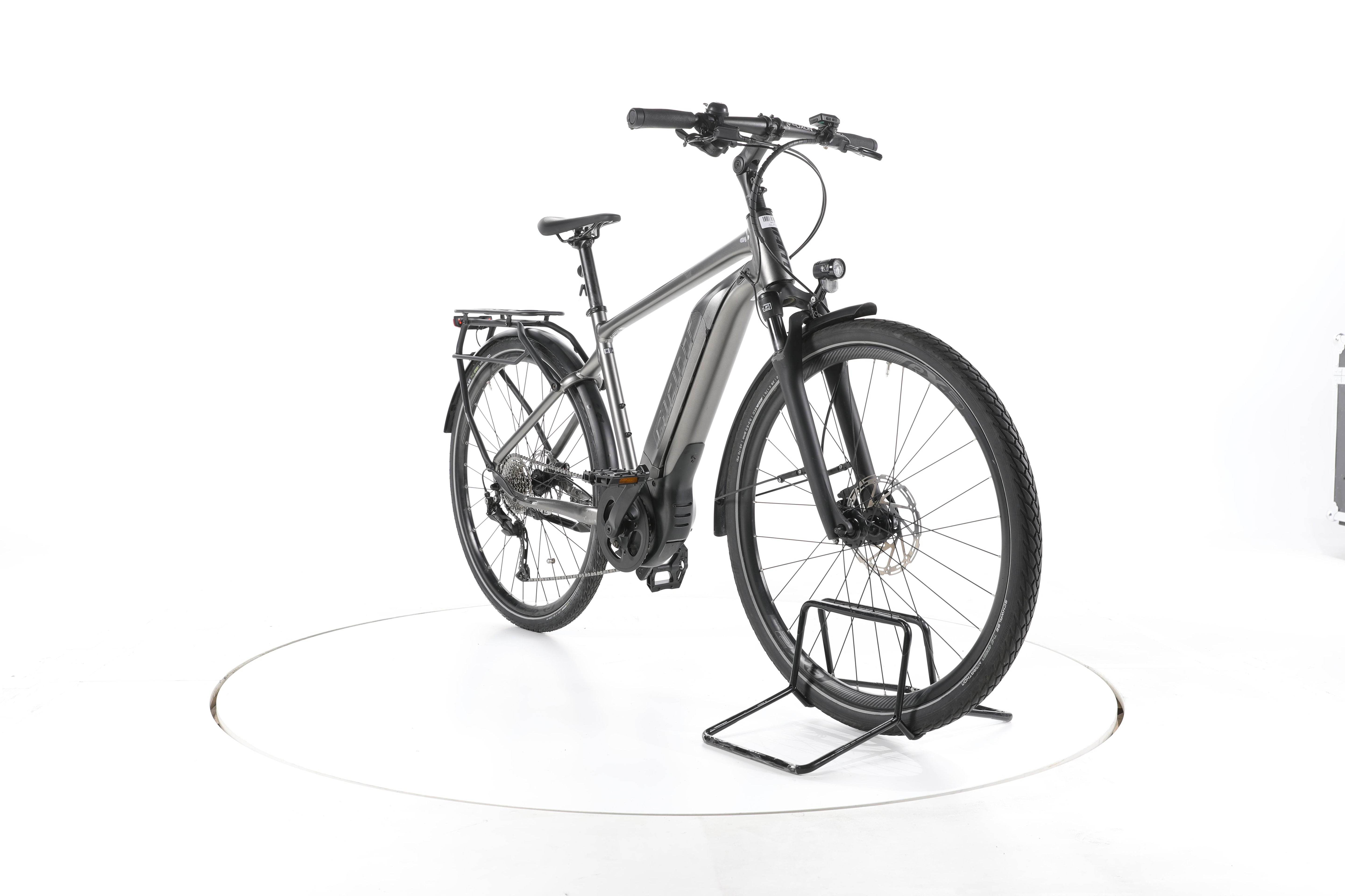 Giant Explore E+ 3 Trekking E-Bike - Image 3