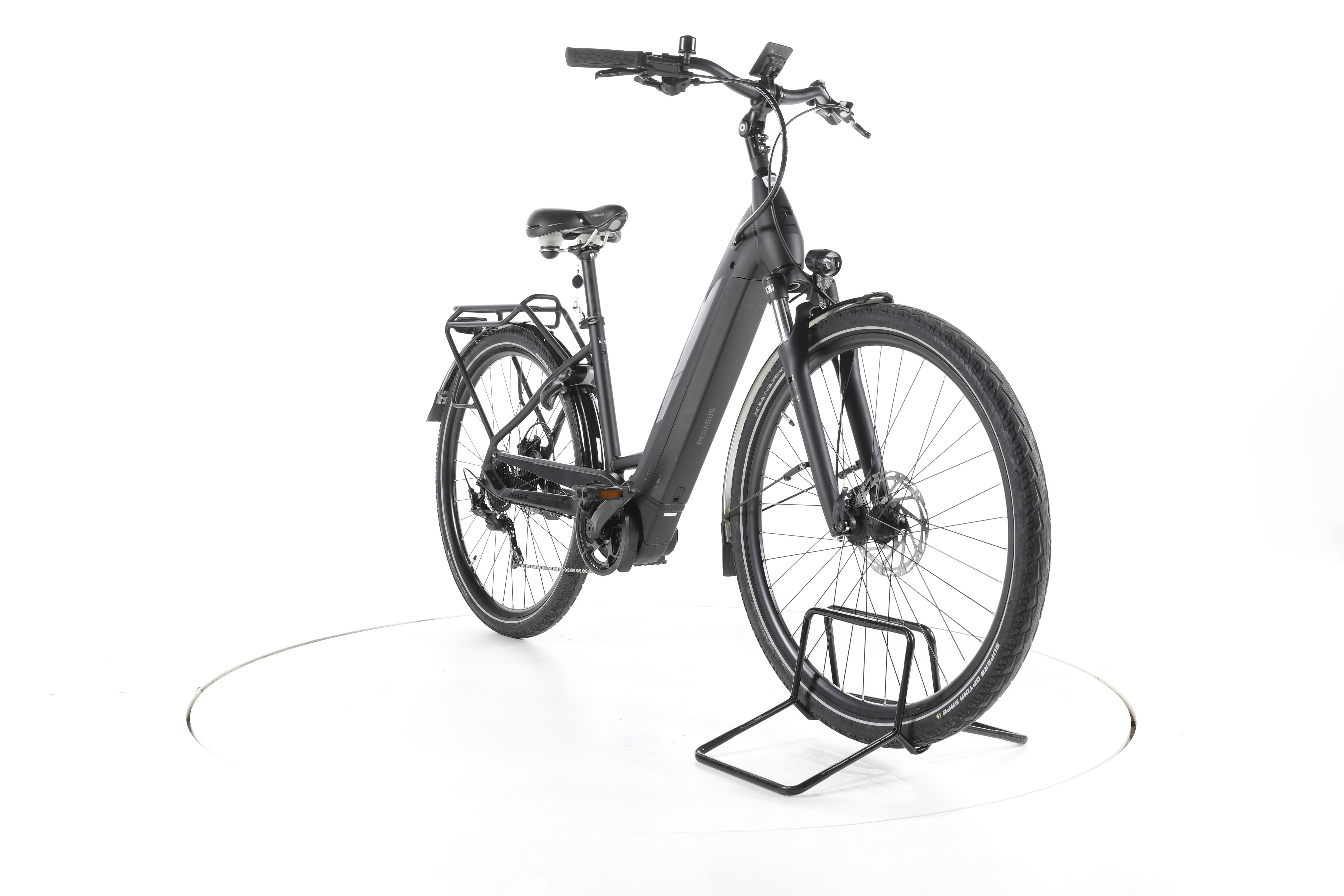 Pegasus Solero EVO Trekking E-Bike Tiefeinsteiger - Image 3