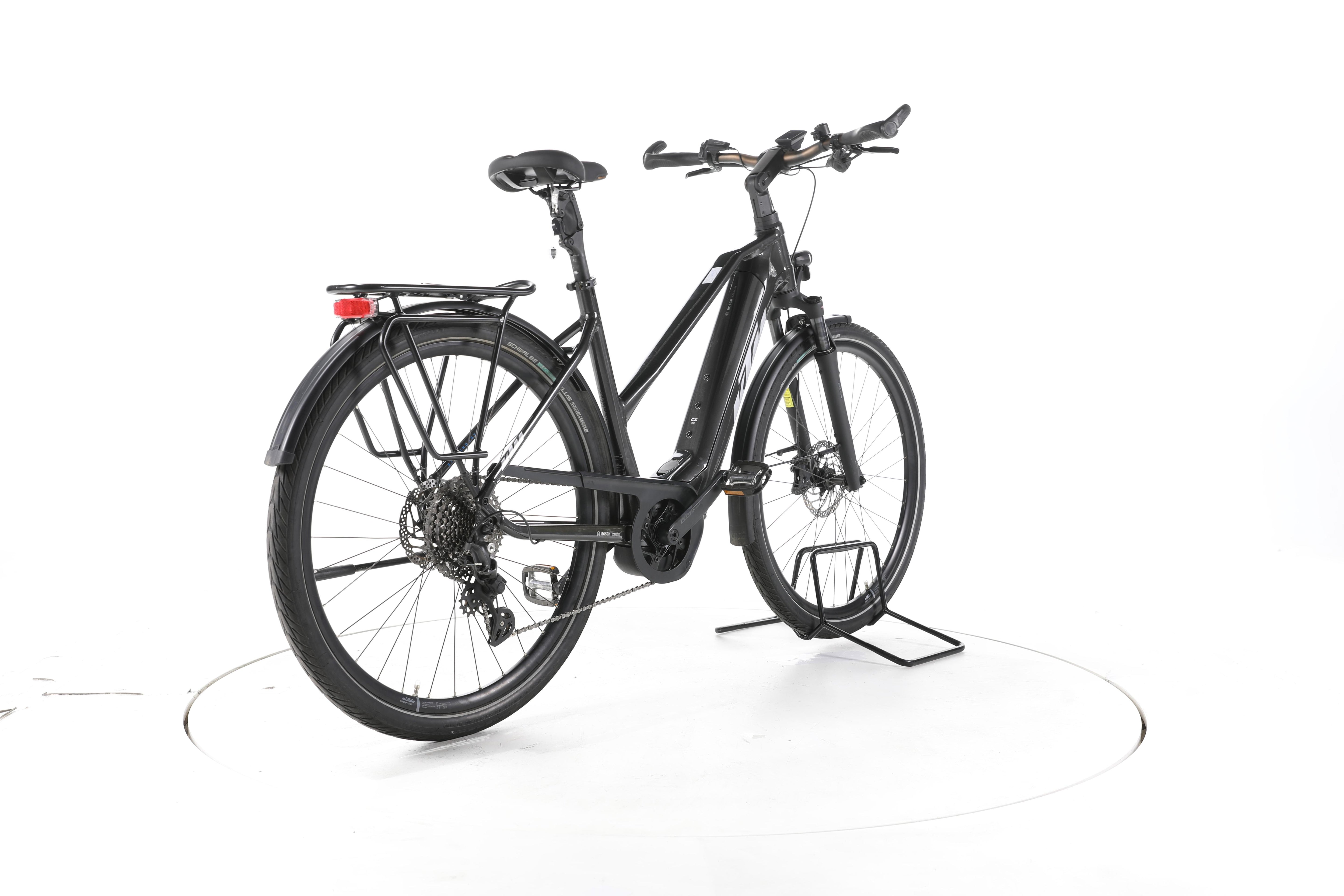 KTM Macina Style 730 Trekking E-Bike - Image 4