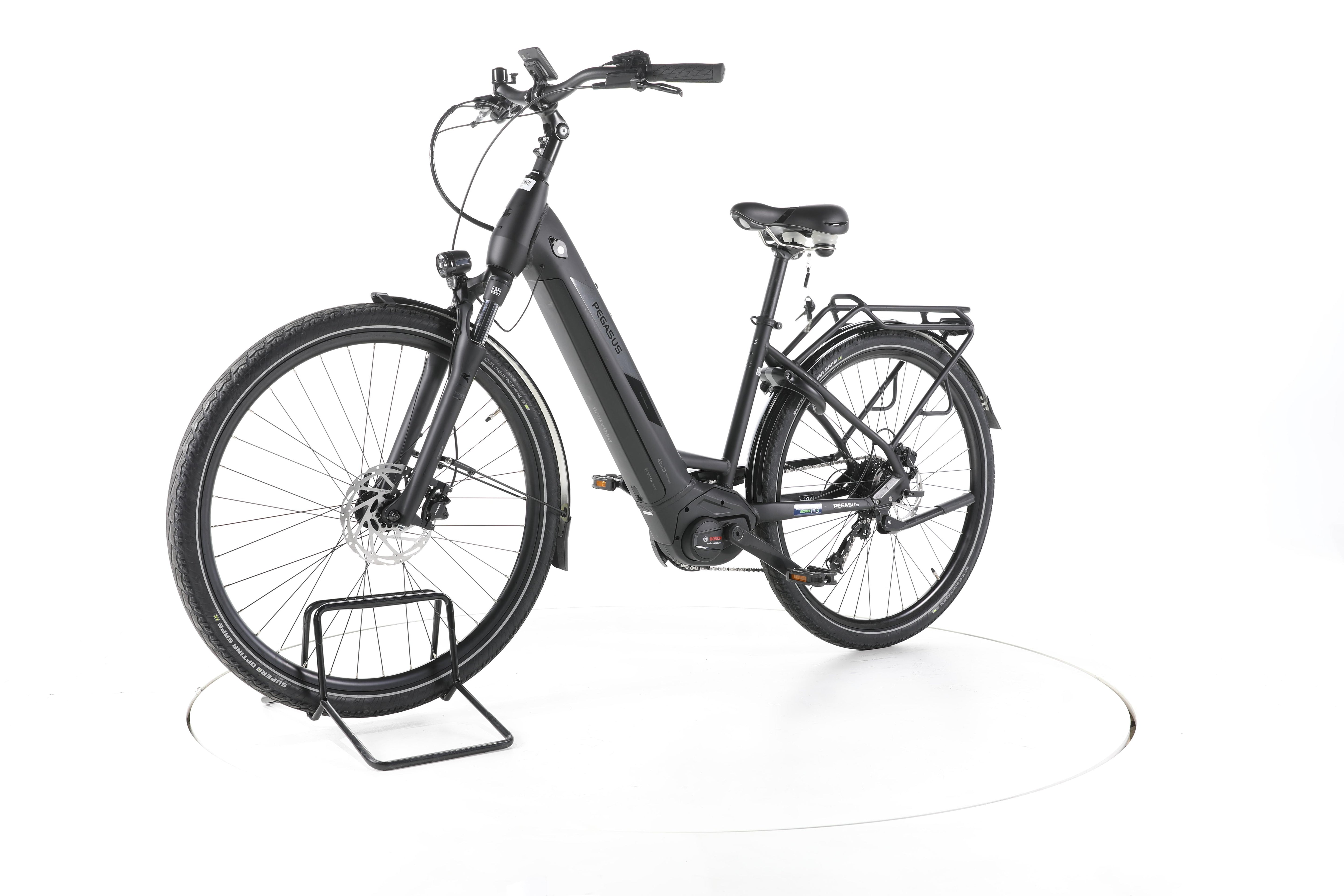 Pegasus Solero EVO Trekking E-Bike Tiefeinsteiger - Image 6