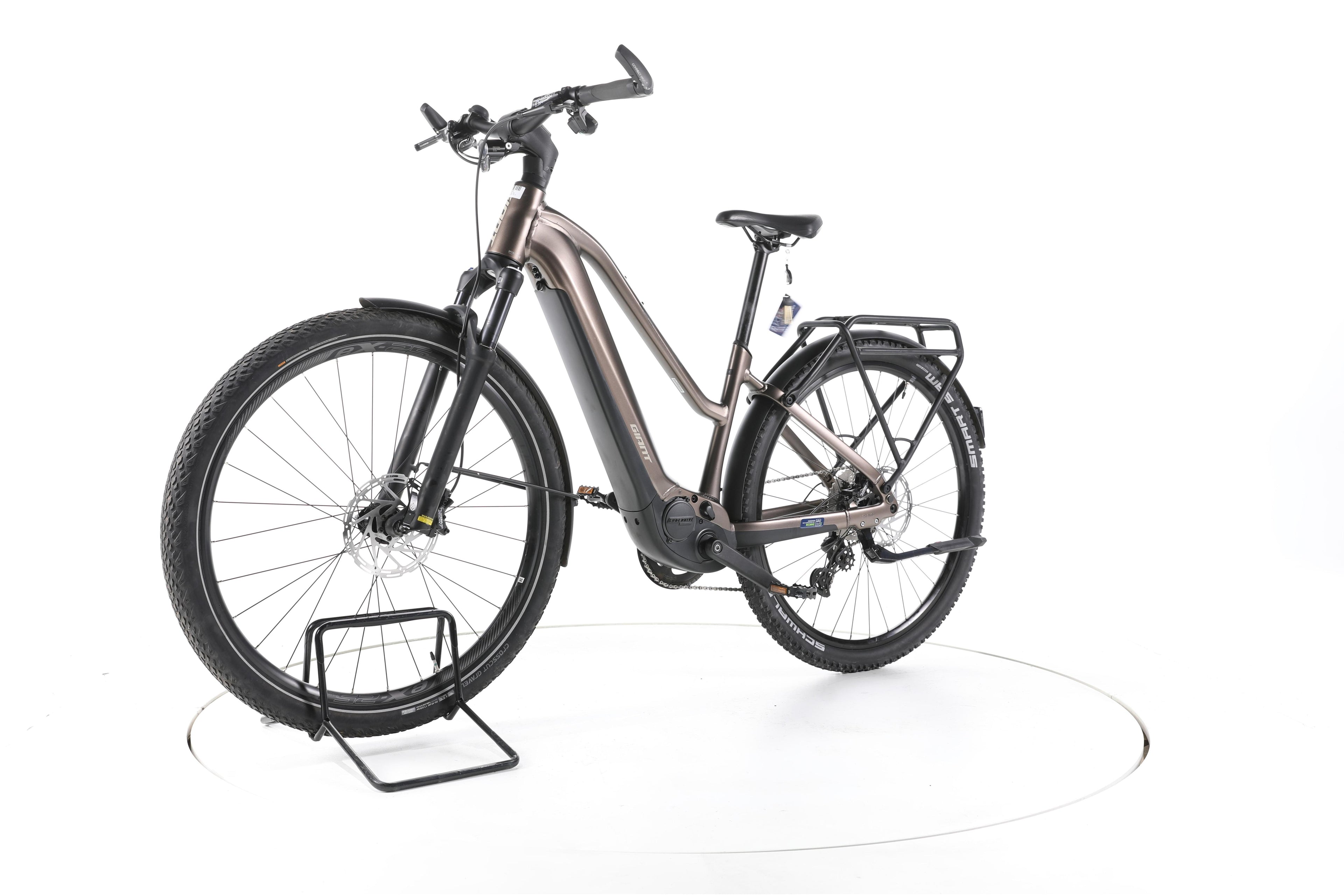 Giant Explore E+ Pro 1 Trekking E-Bike - Image 6