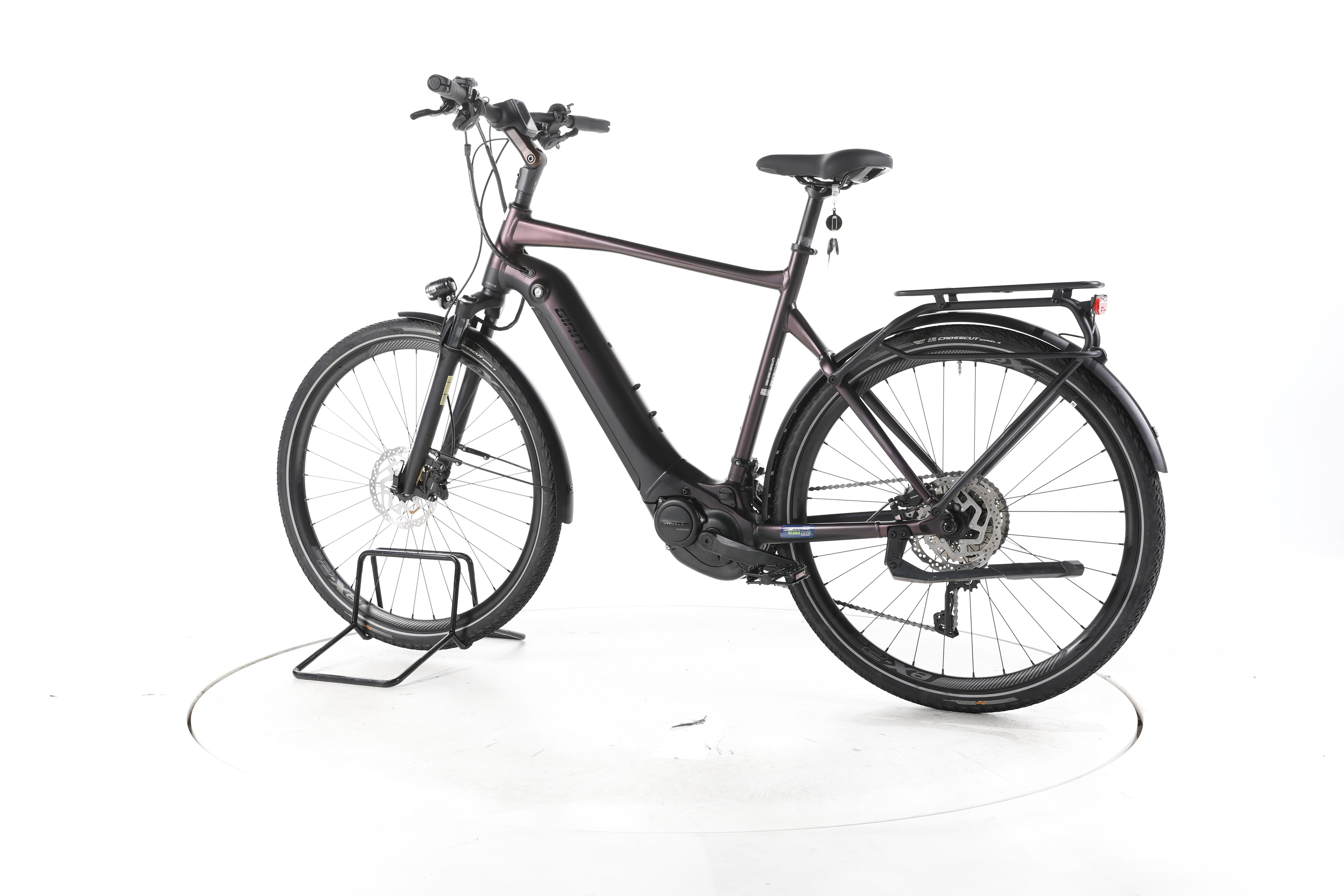Giant Explore E+ Pro 1 Trekking E-Bike - Image 8