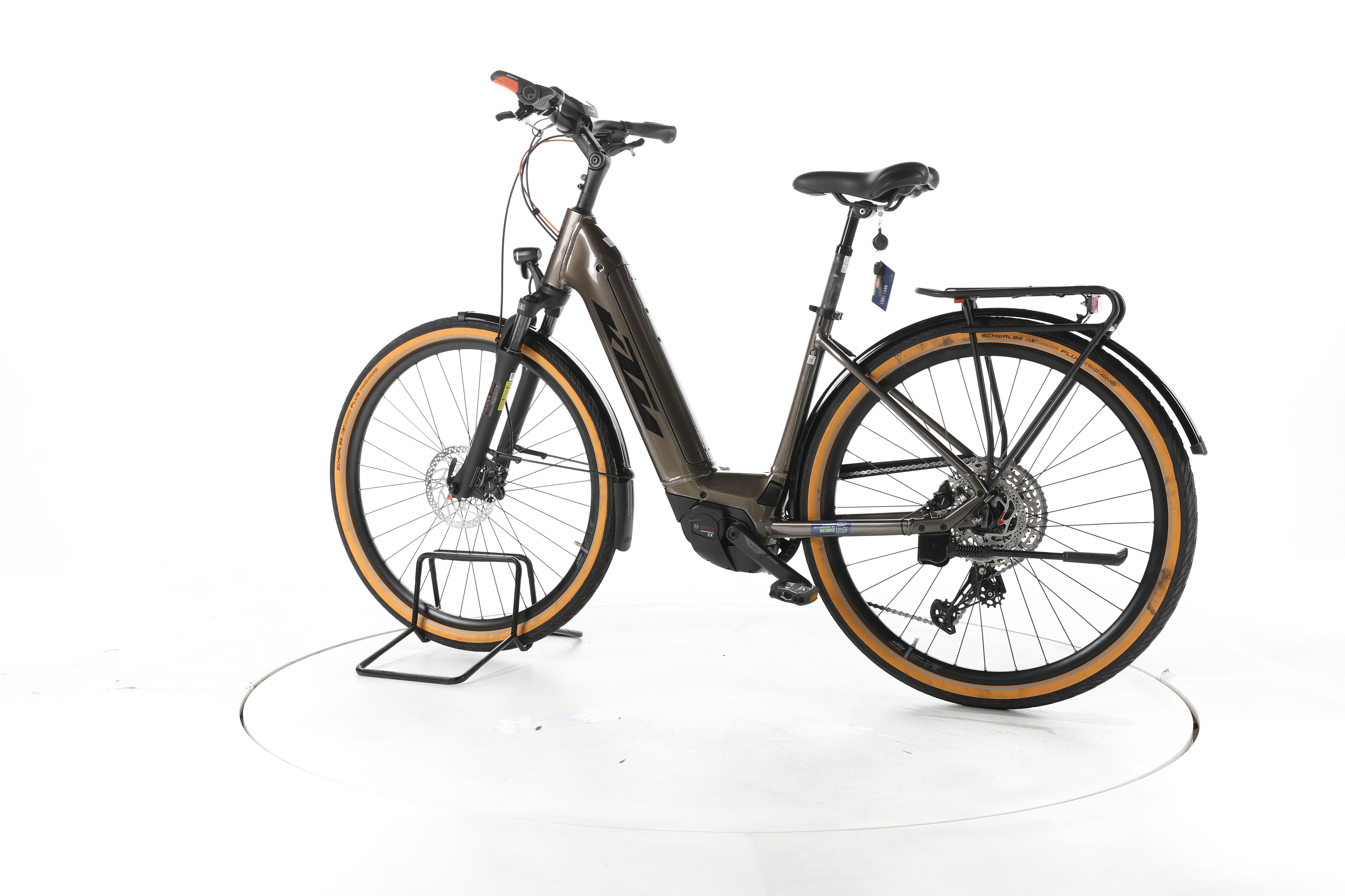KTM Macina Ultimate Pro Trekking E-Bike Tiefeinsteiger - Image 8