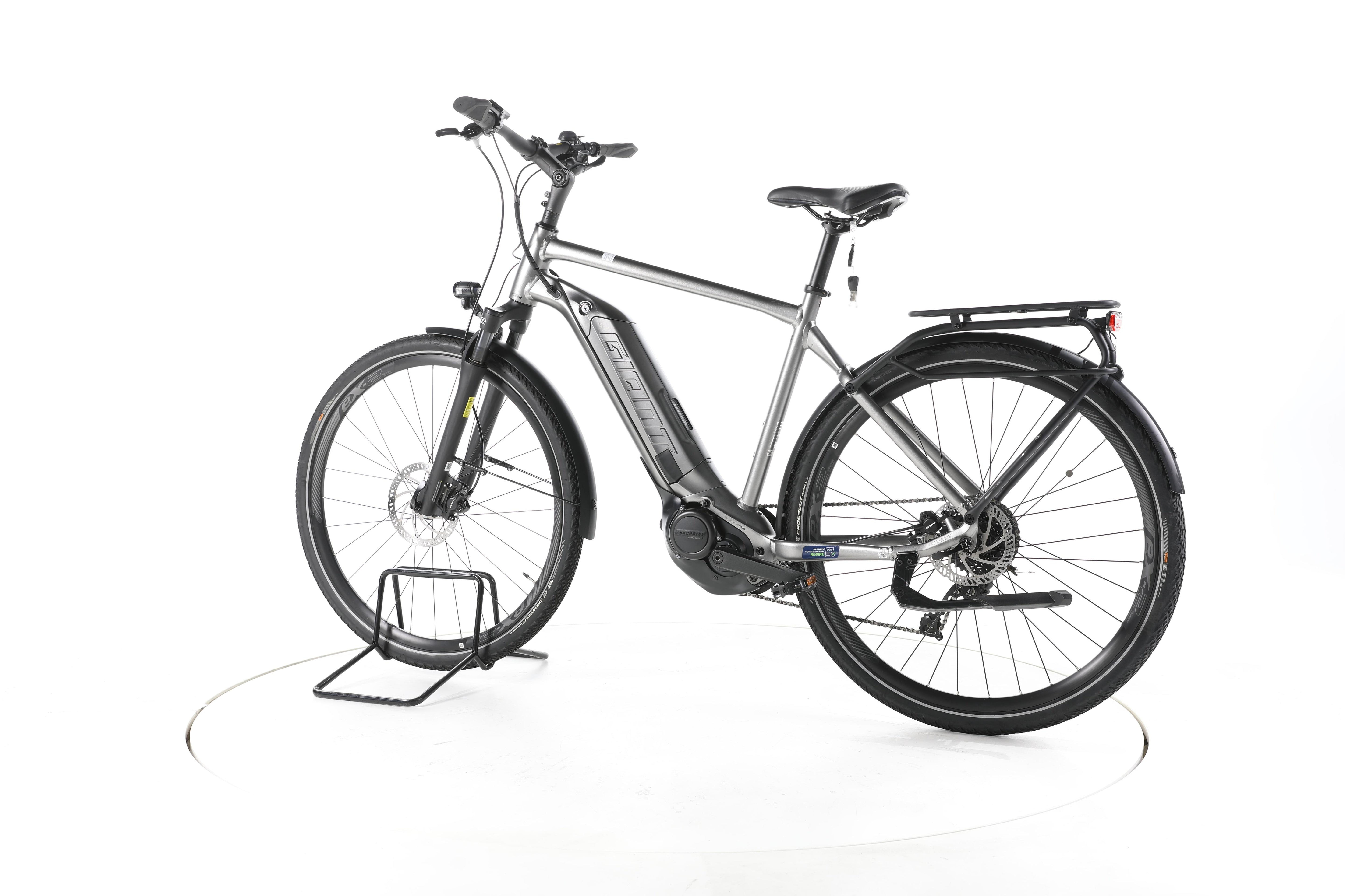 Giant Explore E+ 3 Trekking E-Bike - Image 8