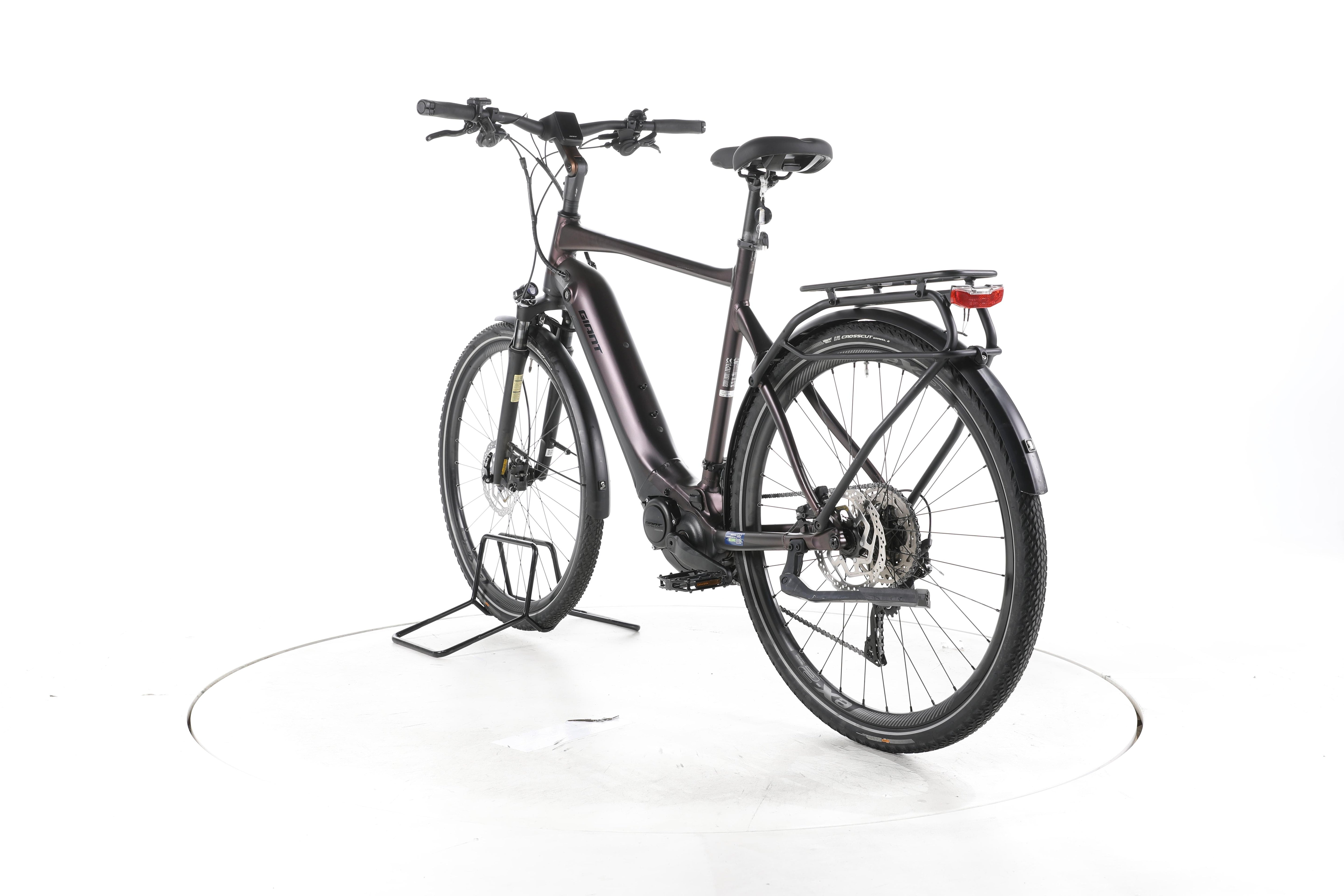 Giant Explore E+ Pro 1 Trekking E-Bike - Image 9