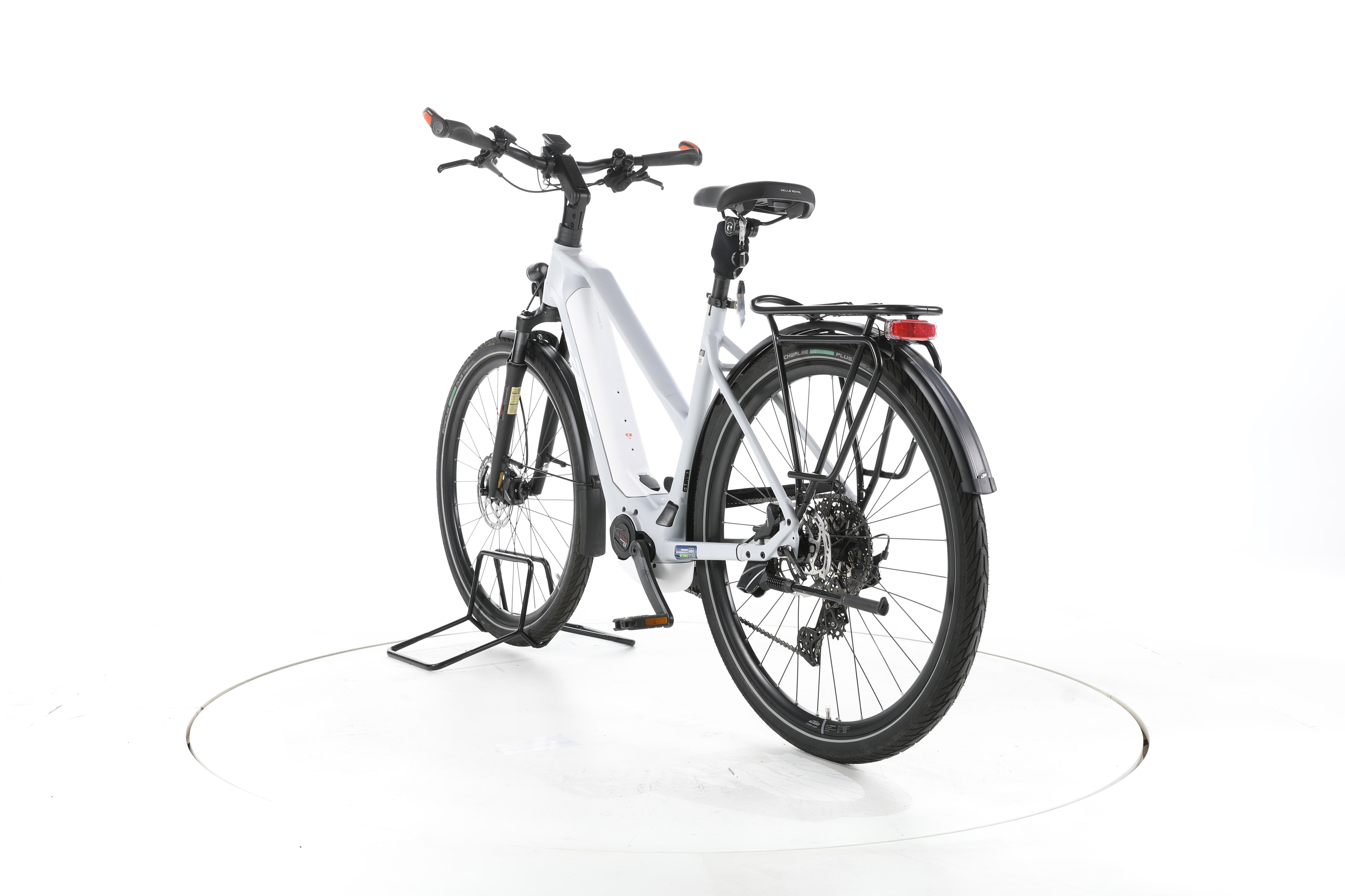 KTM Macina Style Pro Trekking E-Bike - Image 9