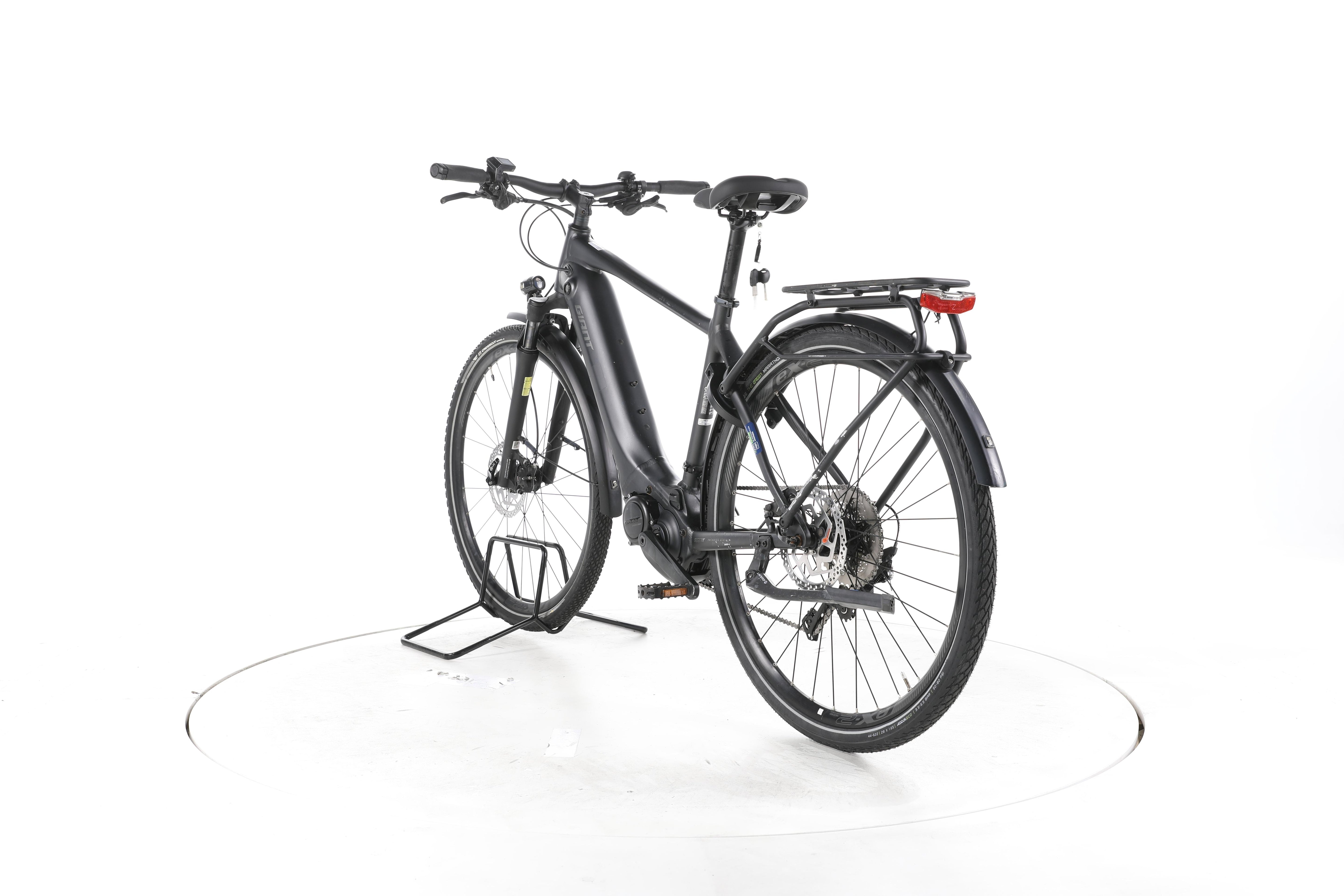 Giant Explore E+ Pro 1 Trekking E-Bike - Image 9