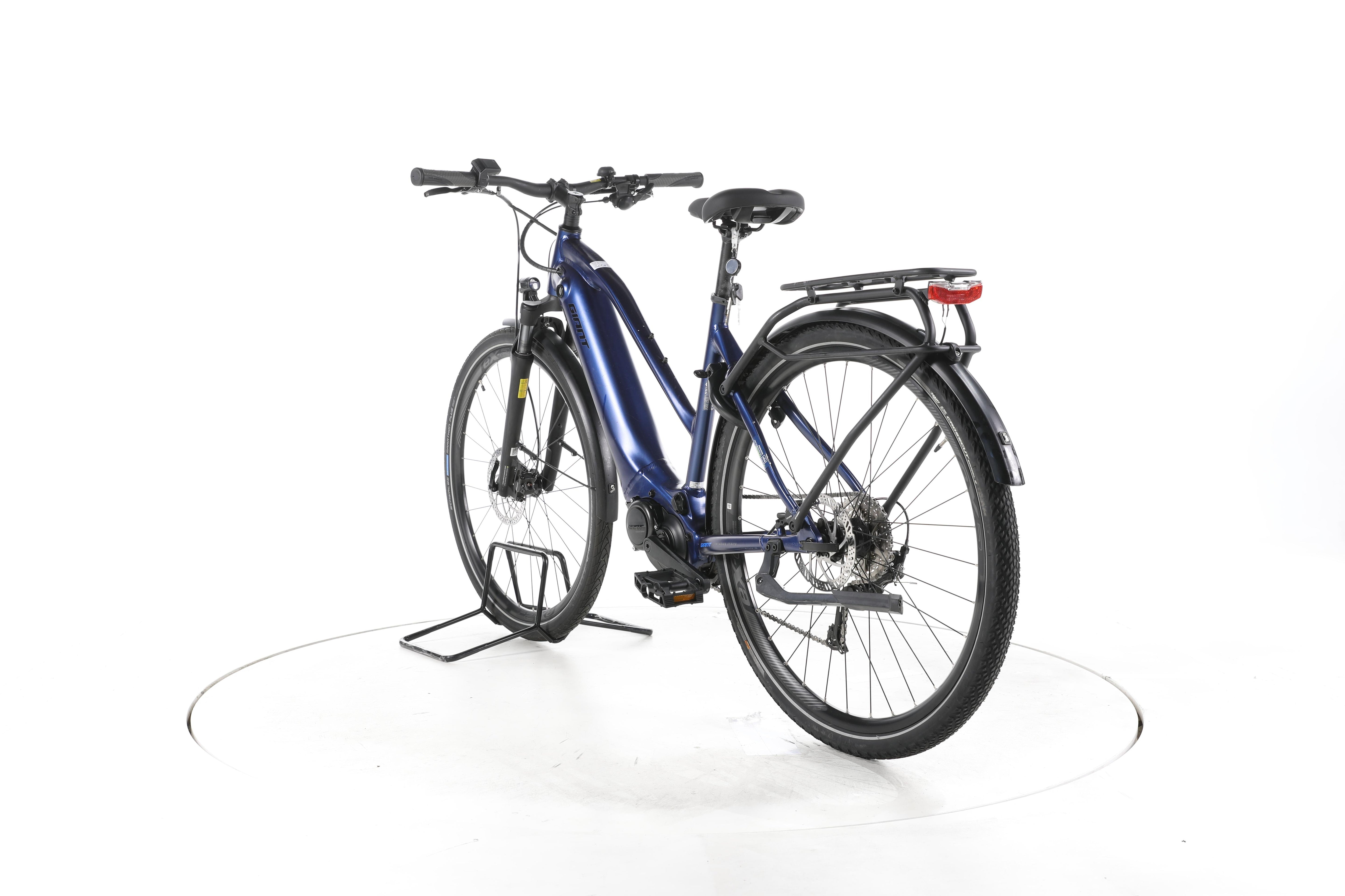 Giant Explore E+ 2 Trekking E-Bike - Image 9