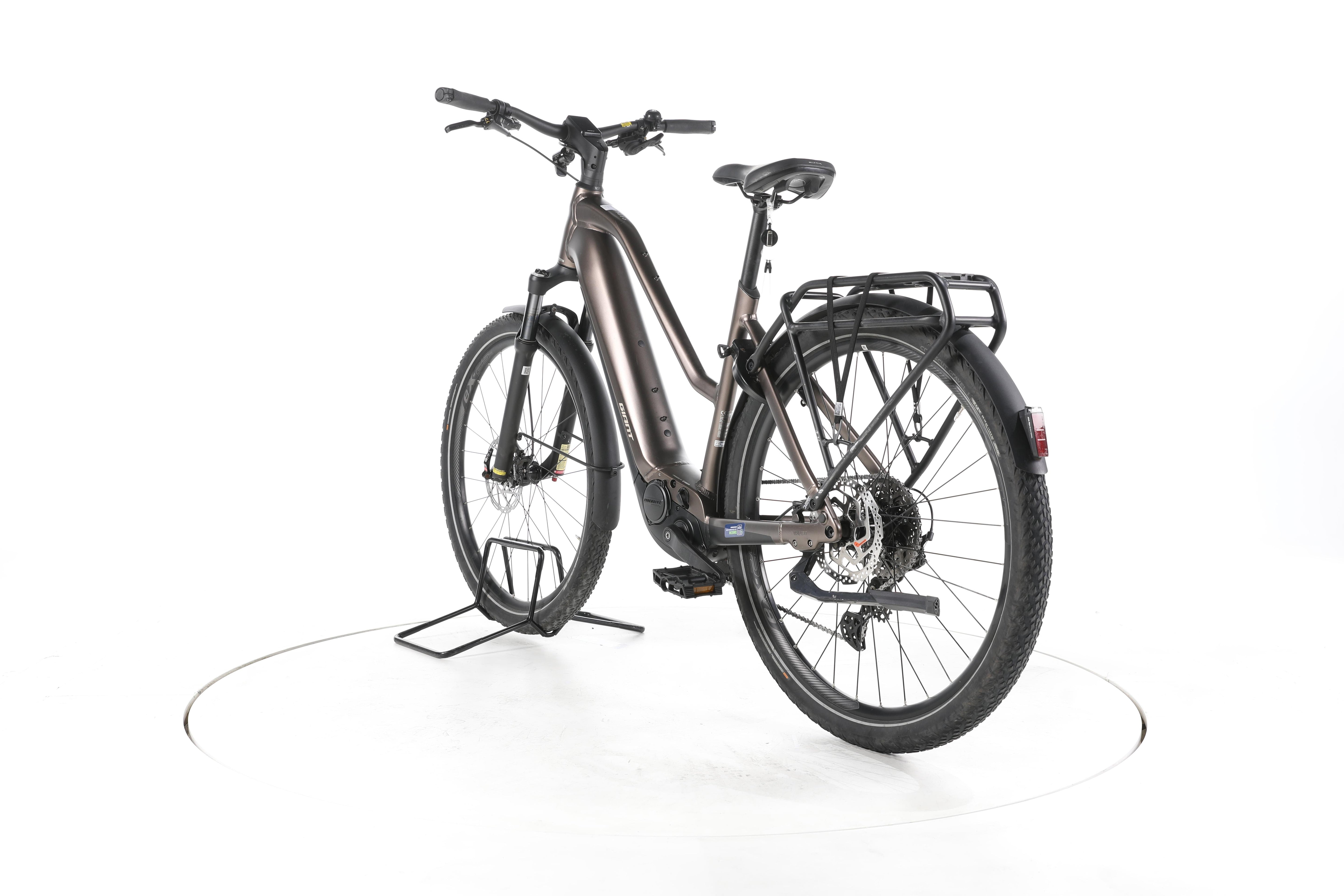 Giant Explore E+ Pro 1 Trekking E-Bike - Image 9
