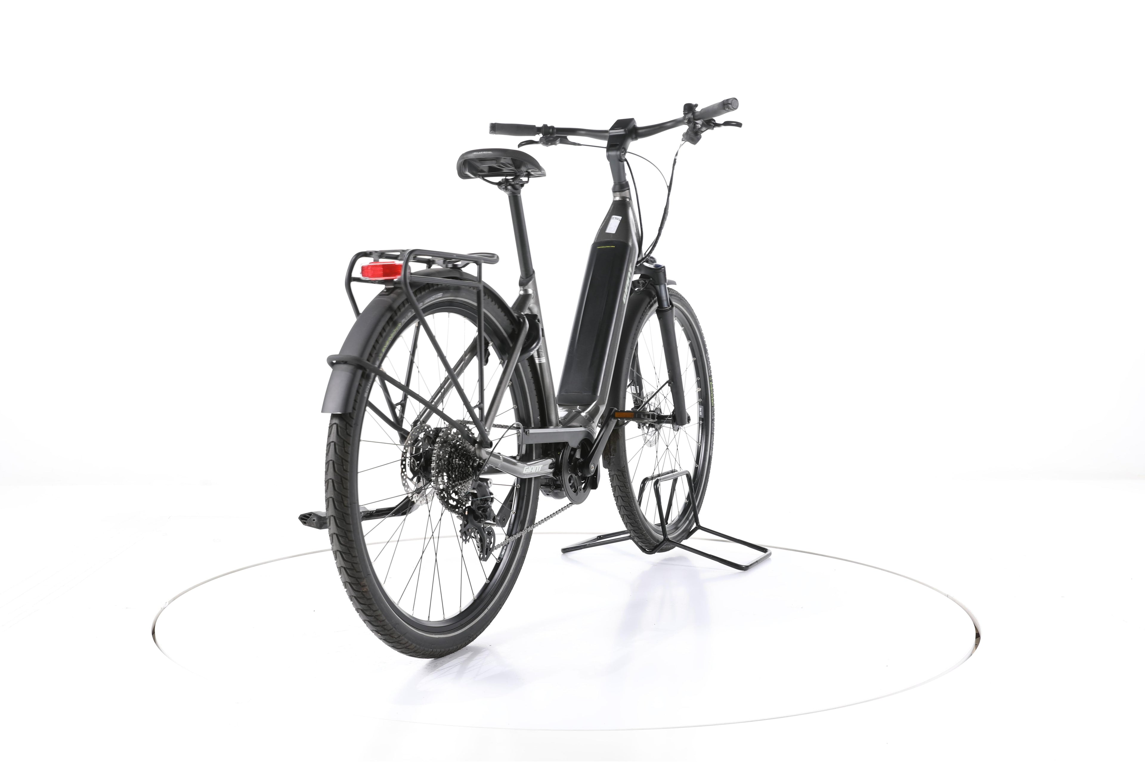 Giant DailyTour E+ 2 Trekking E-Bike Tiefeinsteiger - Image 11