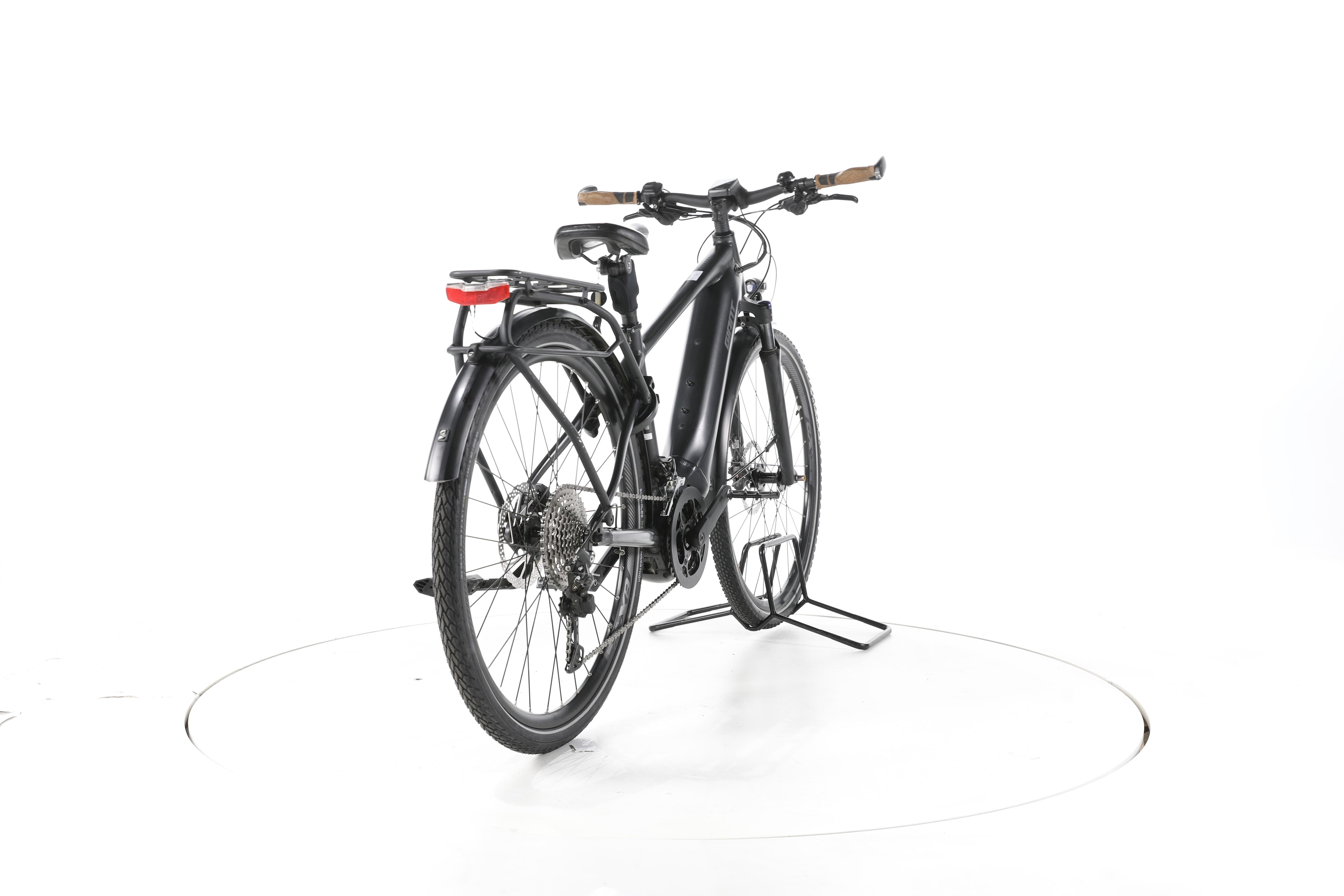 Giant Explore E+ 1 Trekking E-Bike - Image 11