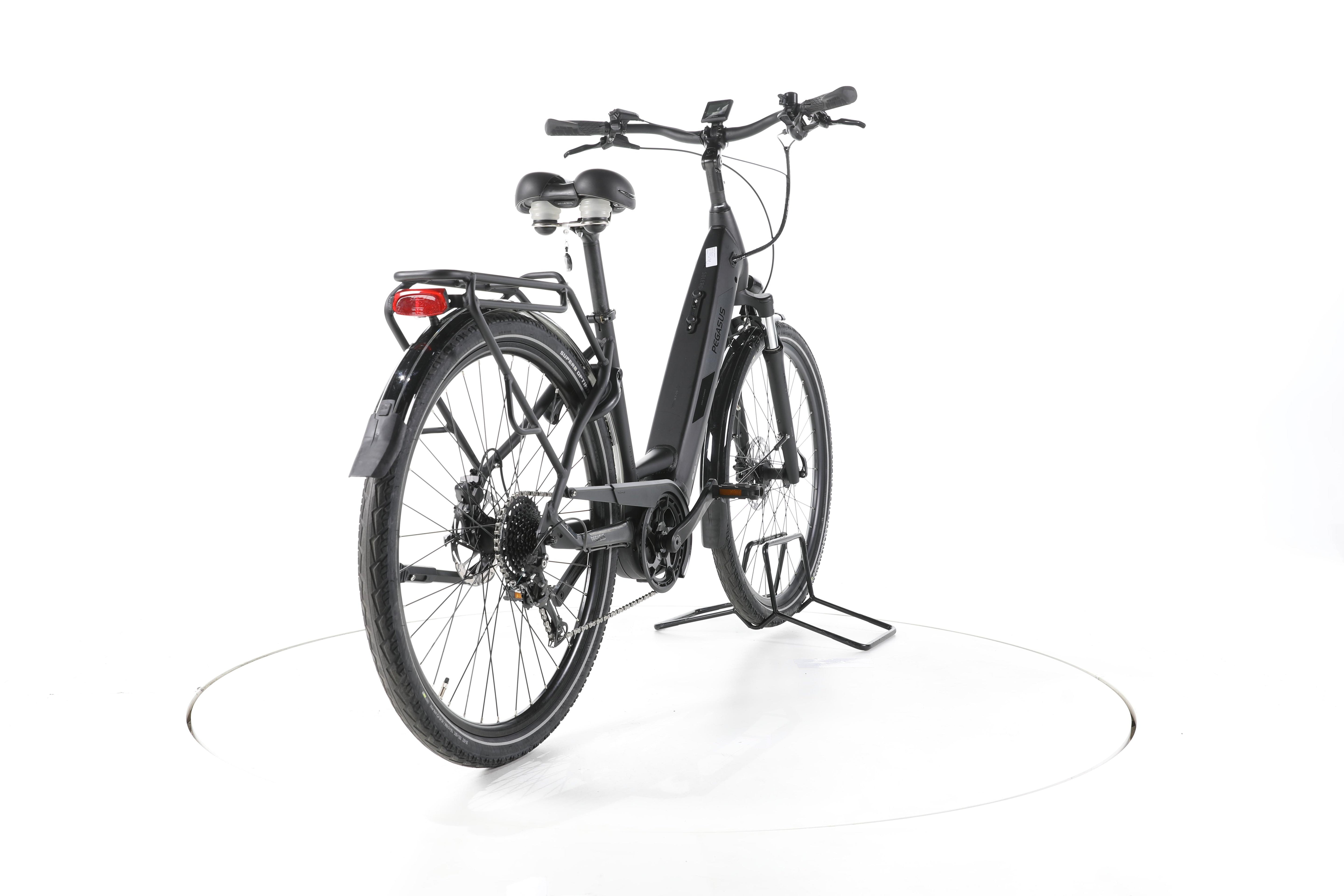 Pegasus Solero EVO Trekking E-Bike Tiefeinsteiger - Image 11