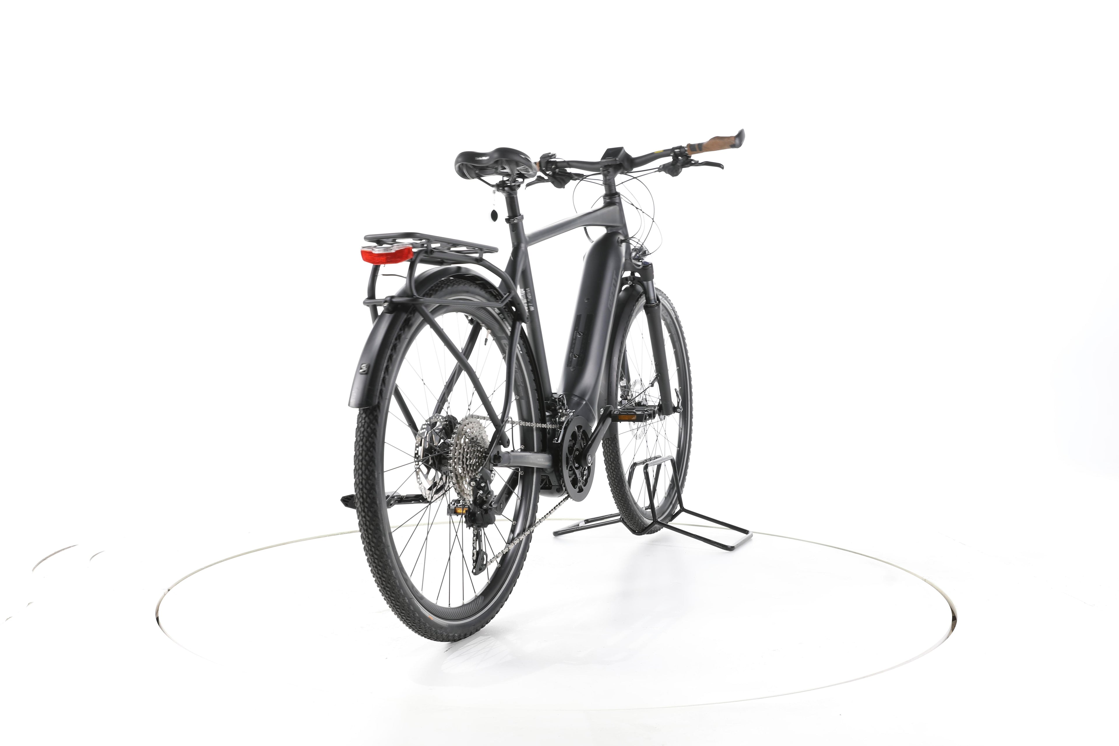 Giant Explore E+ 1 Trekking E-Bike - Image 11