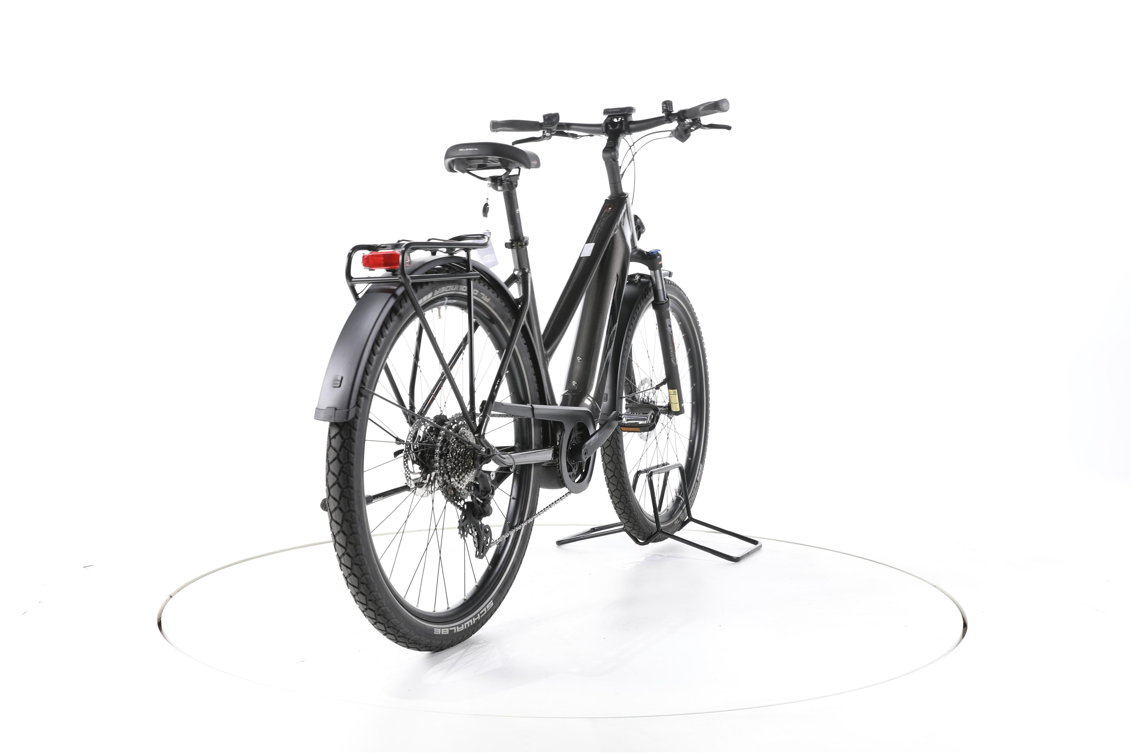 KTM Macina Gran 620 Trekking E-Bike - Image 11