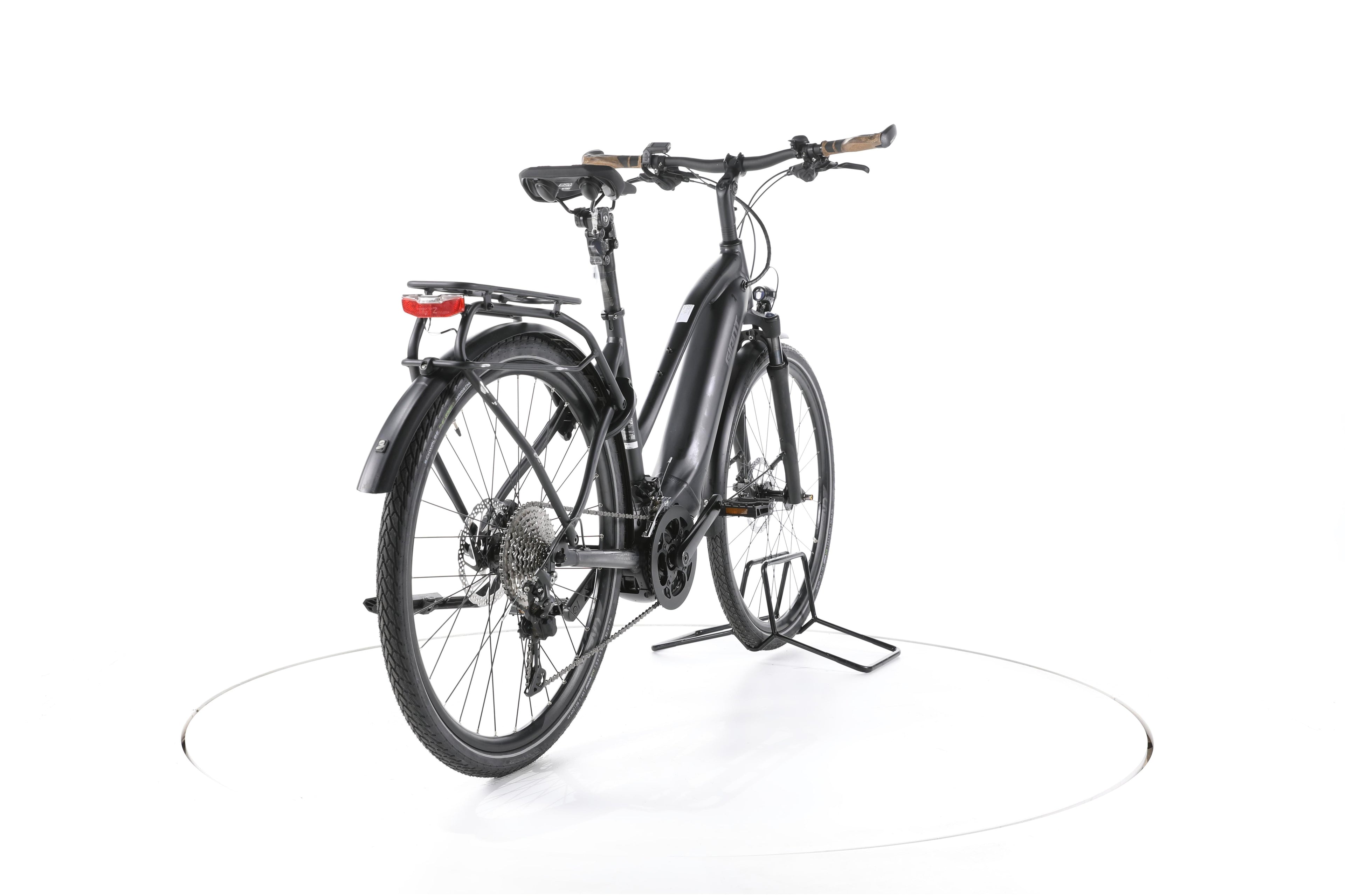 Giant Explore E+ 1 Trekking E-Bike - Image 11