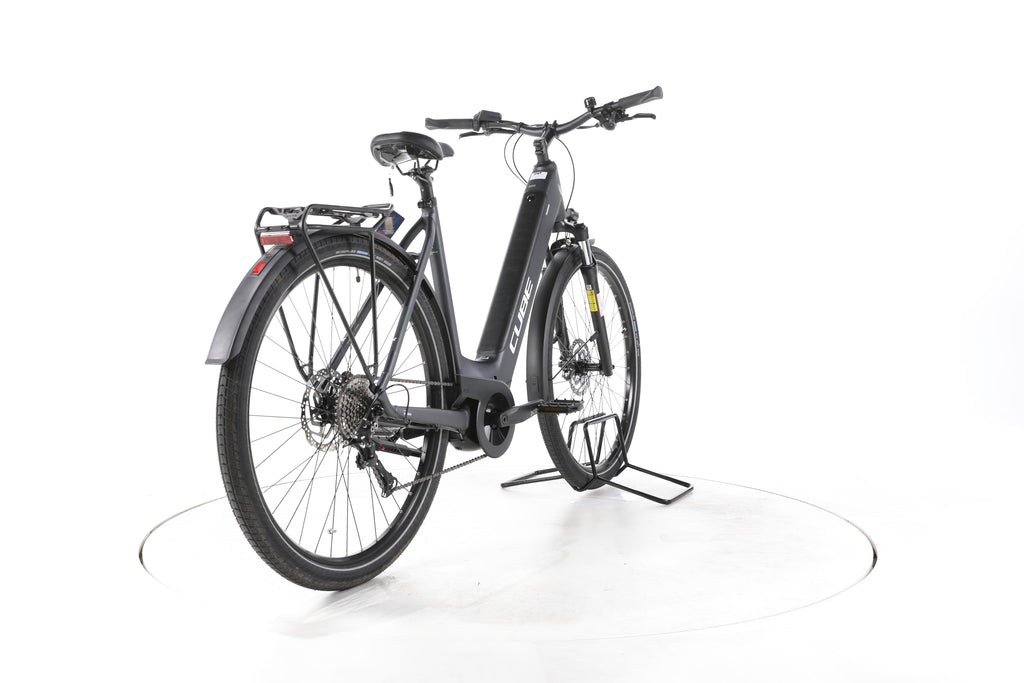 Cube Touring Hybrid ONE Trekking E-Bike Tiefeinsteiger - Image 11