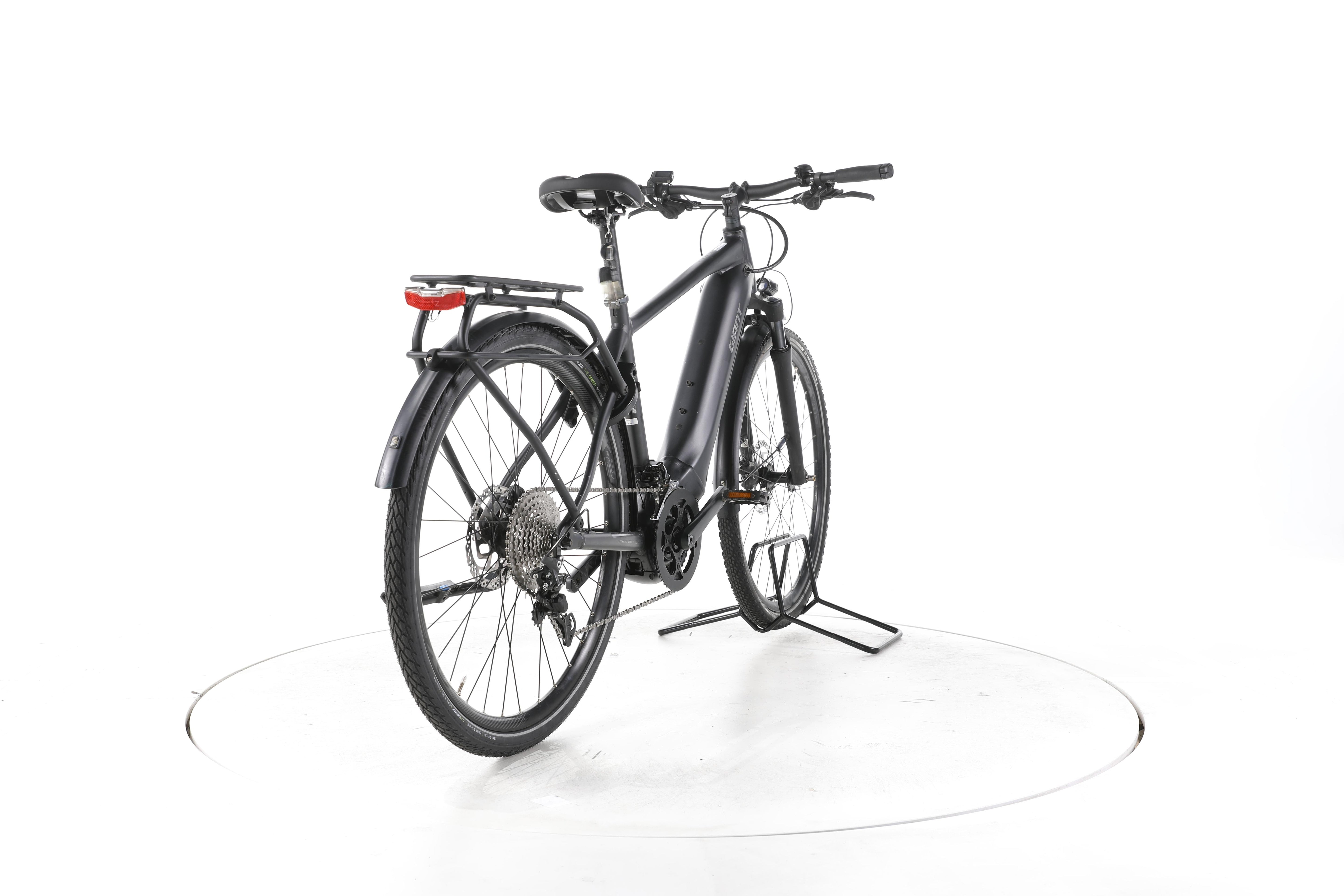 Giant Explore E+ Pro 1 Trekking E-Bike - Image 11