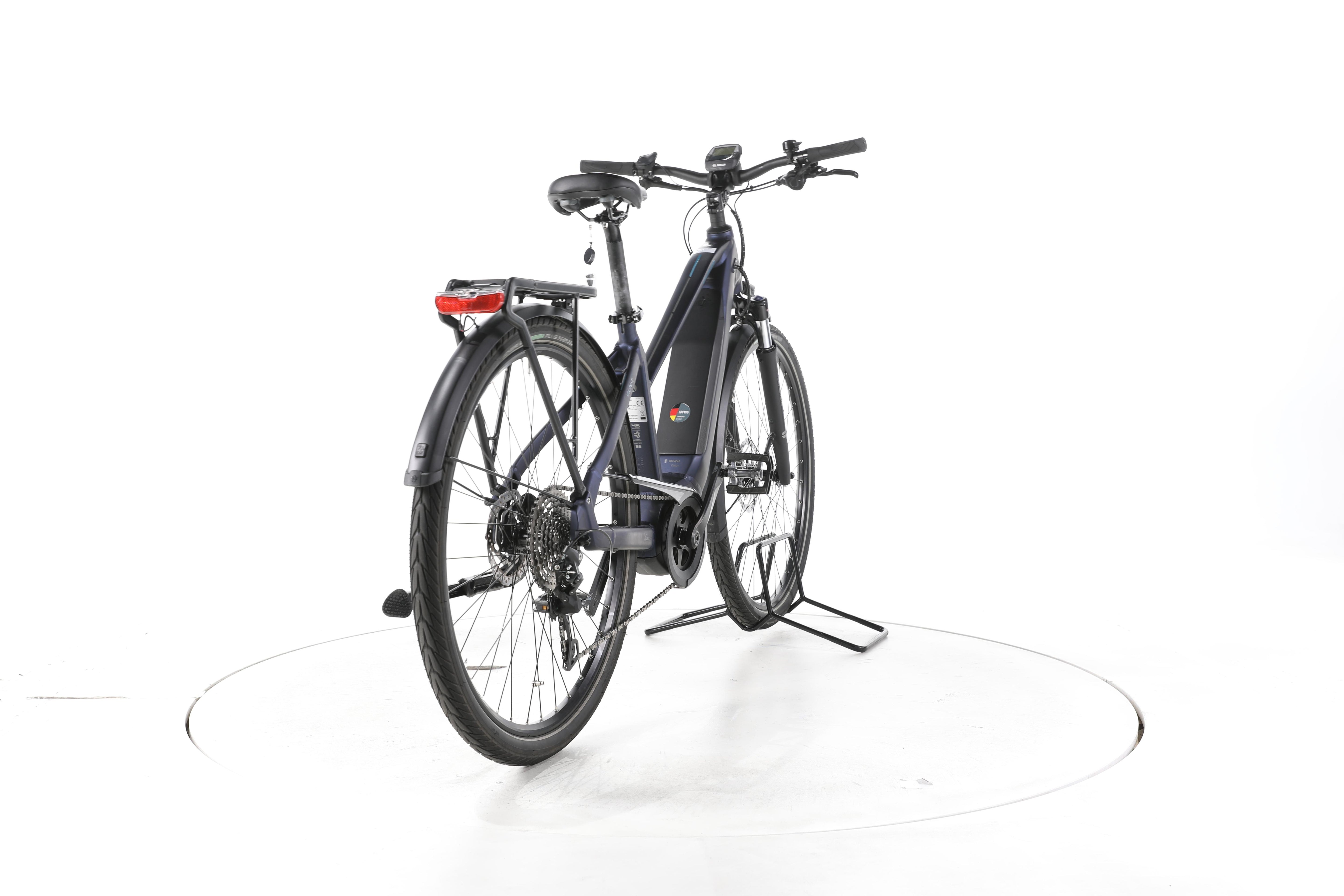Carver Route E.420 Trekking E-Bike - Image 11