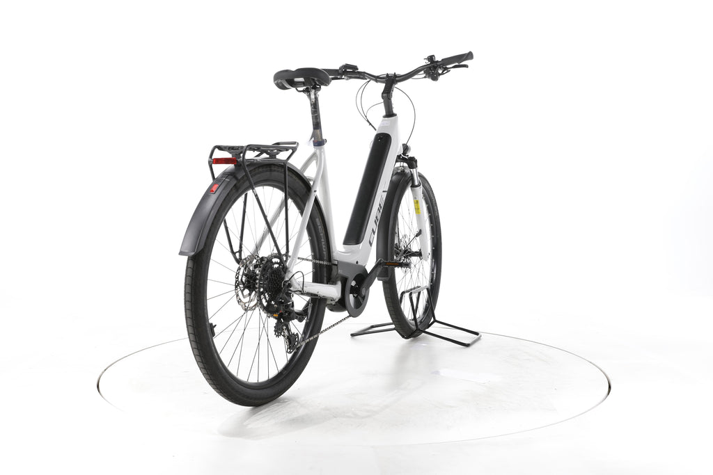 Cube Touring Hybrid ONE Trekking E-Bike Tiefeinsteiger 2025 - Image 11