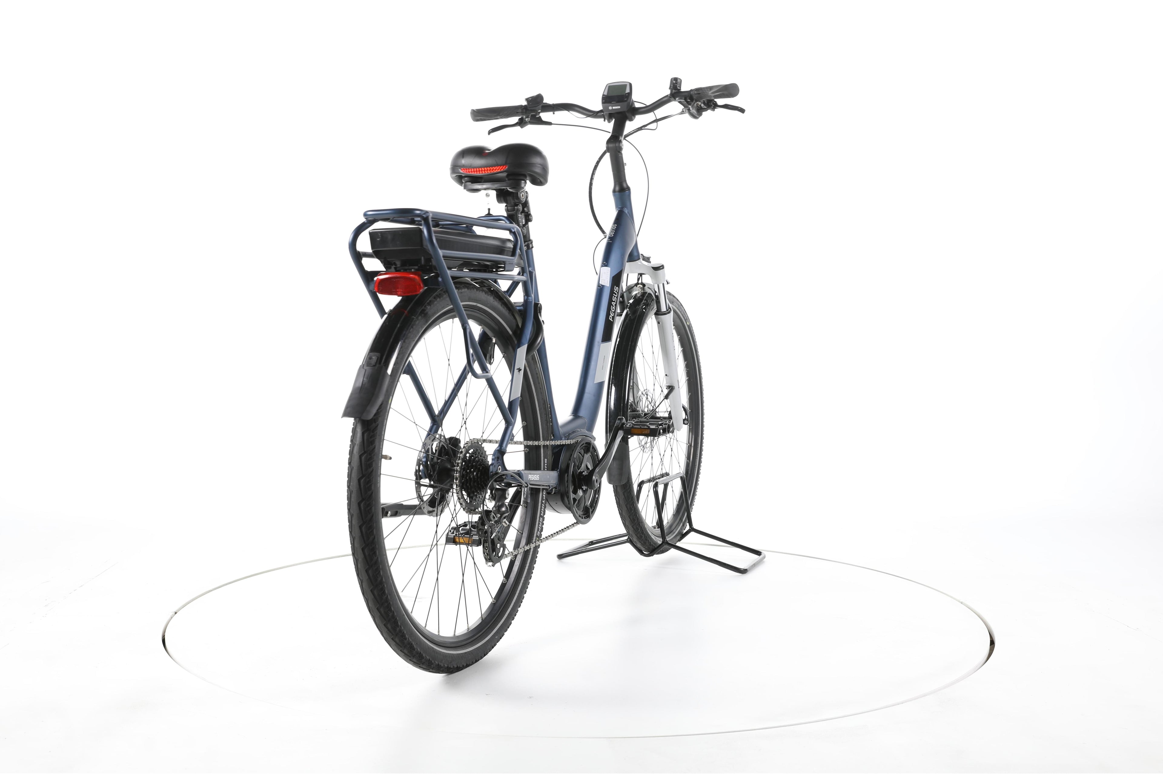 Pegasus Solero E8 Plus Trekking E-Bike Tiefeinsteiger - Image 11