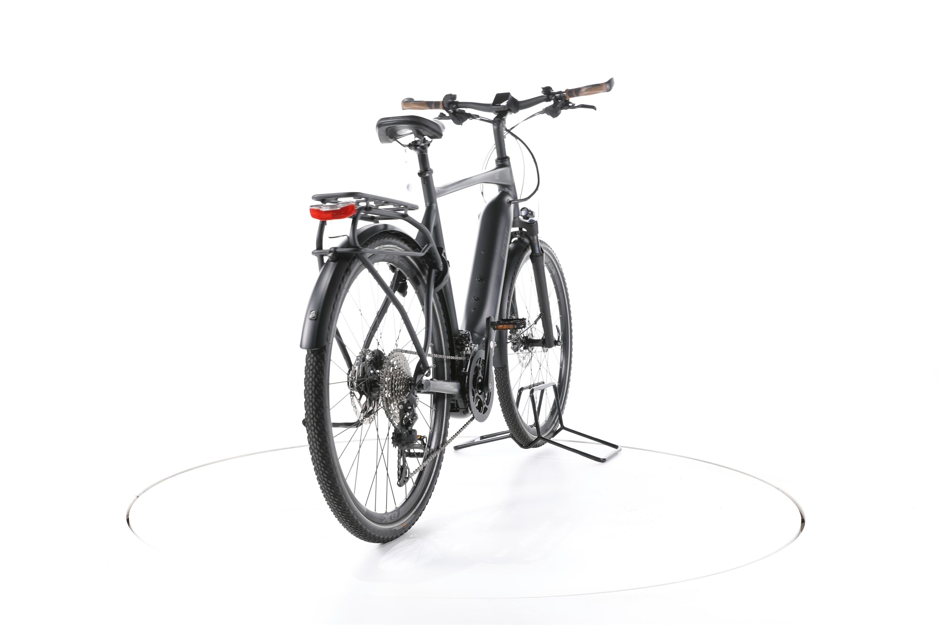 Giant Explore E+ 1 Trekking E-Bike - Image 11