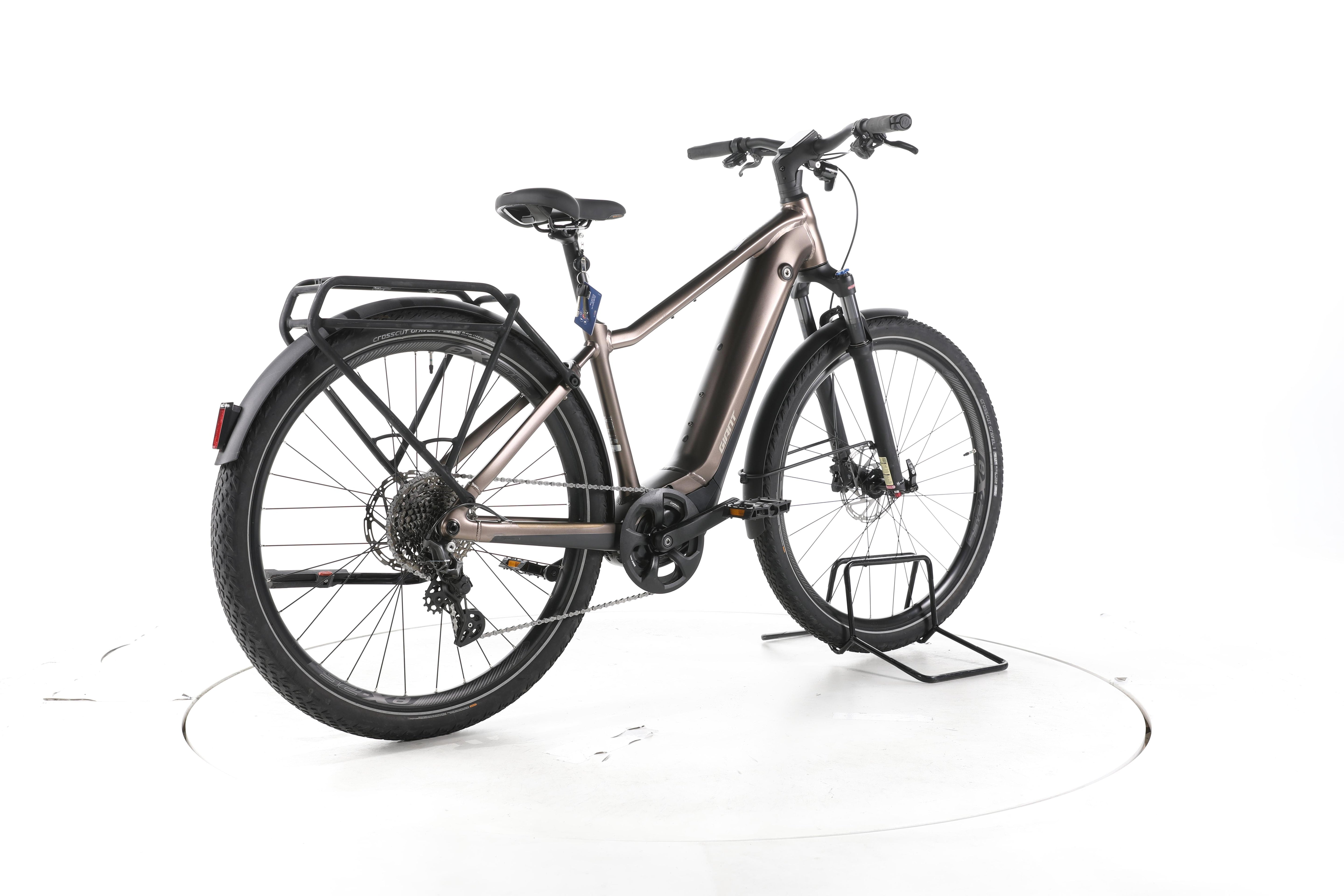 Giant Explore E+ Pro 1 Trekking E-Bike - Image 12