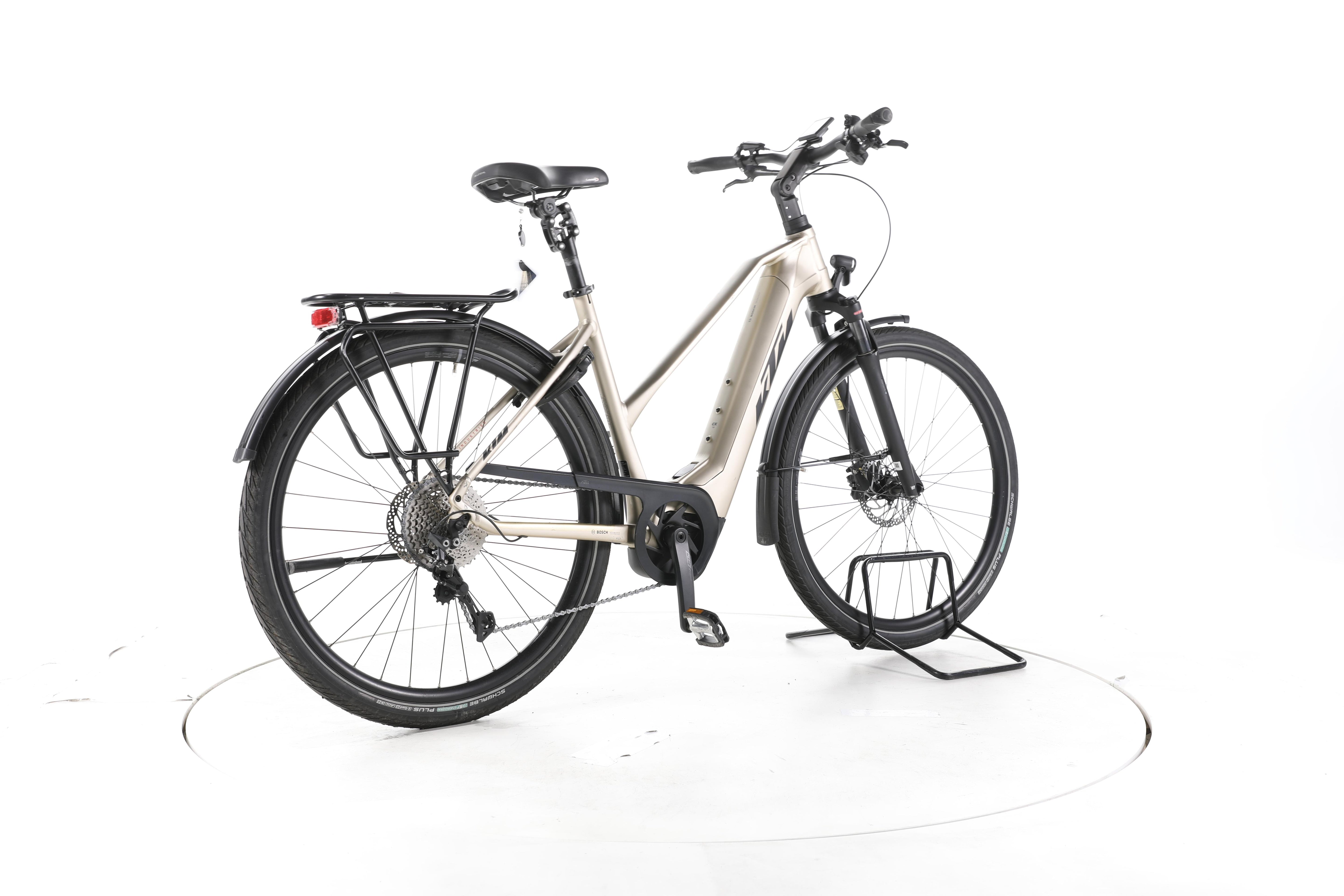 KTM Macina Style 740 Trekking E-Bike - Image 12
