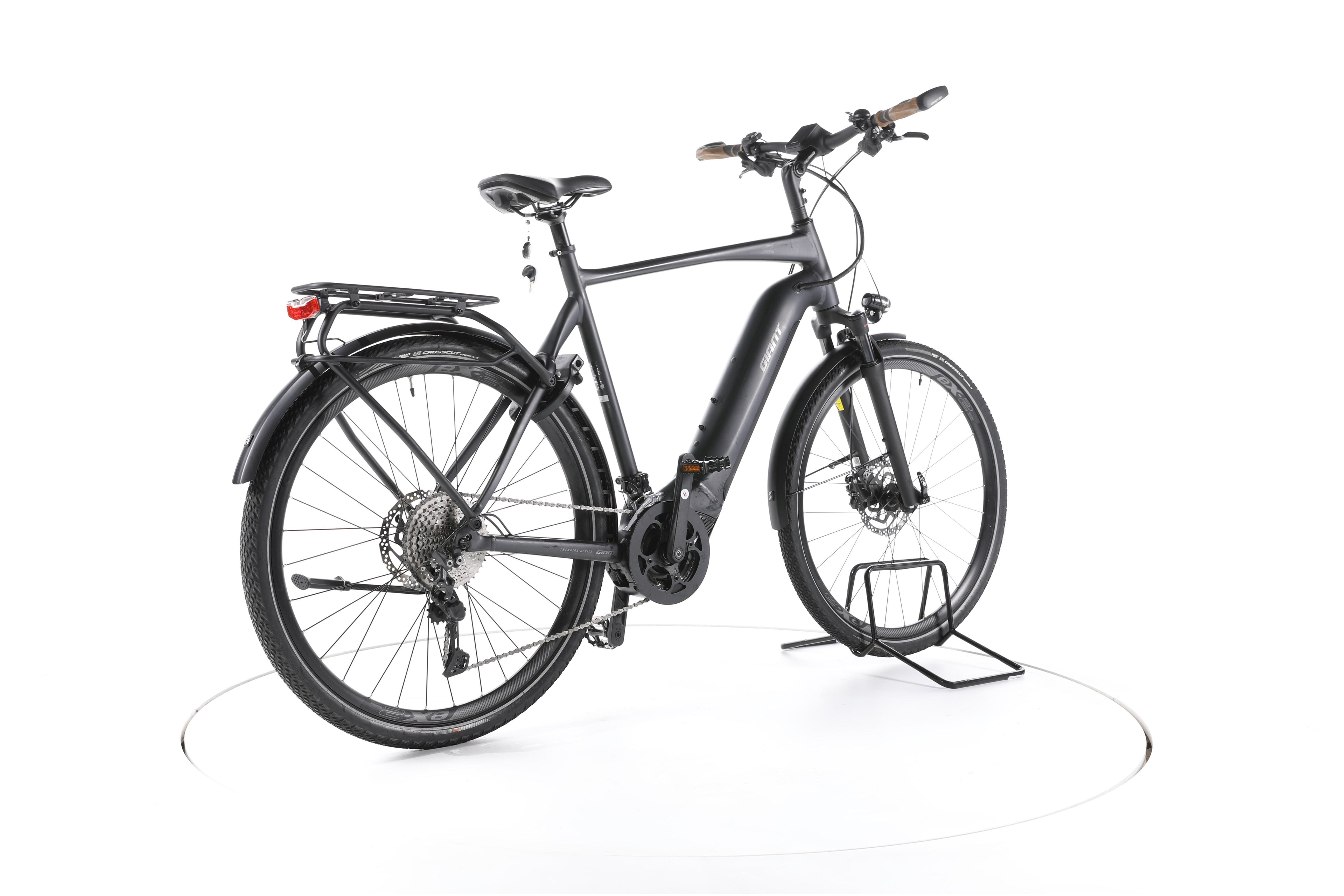 Giant Explore E+ 1 Trekking E-Bike - Image 12