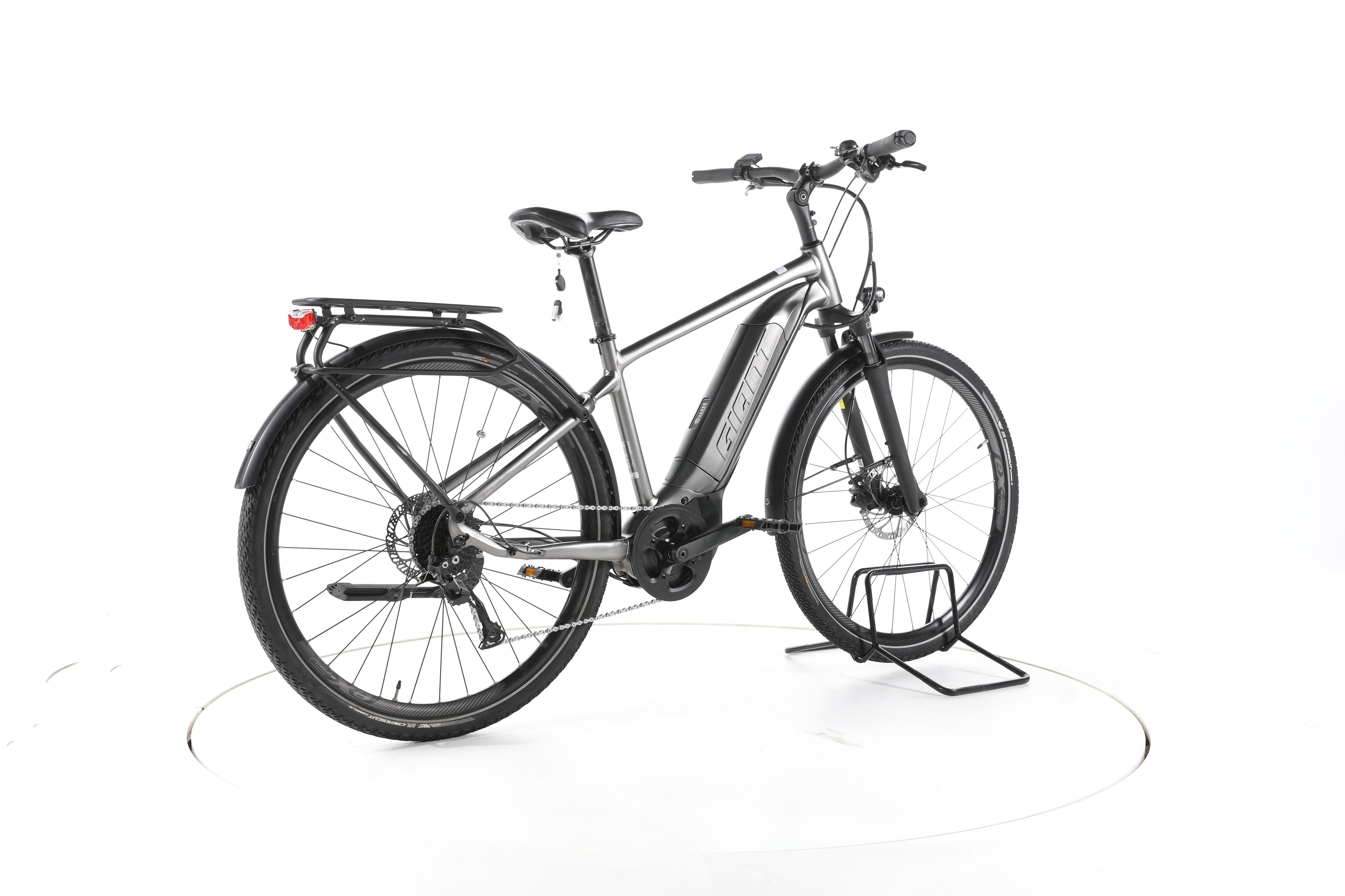 Giant Explore E+ 3 Trekking E-Bike - Image 12