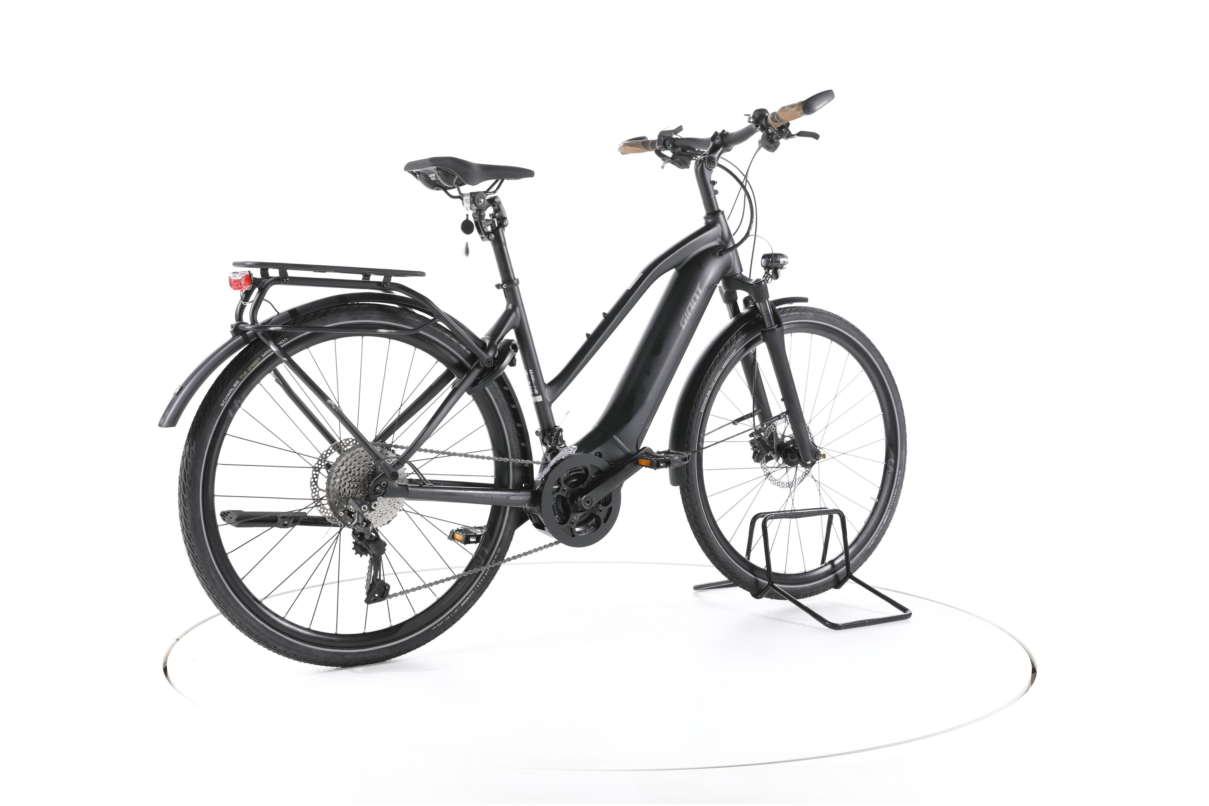 Giant Explore E+ 1 Trekking E-Bike - Image 12