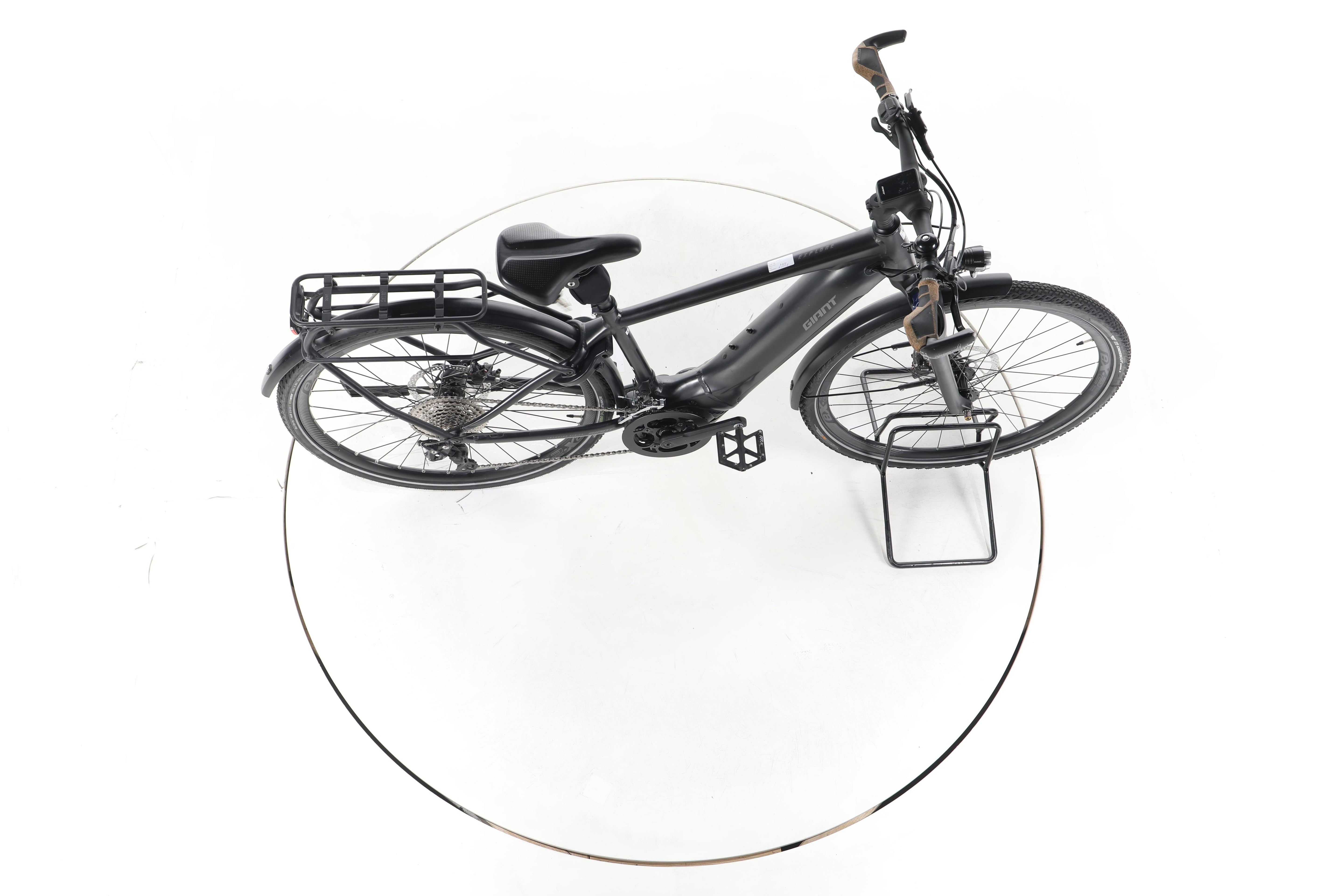 Giant Explore E+ 1 Trekking E-Bike - Image 13