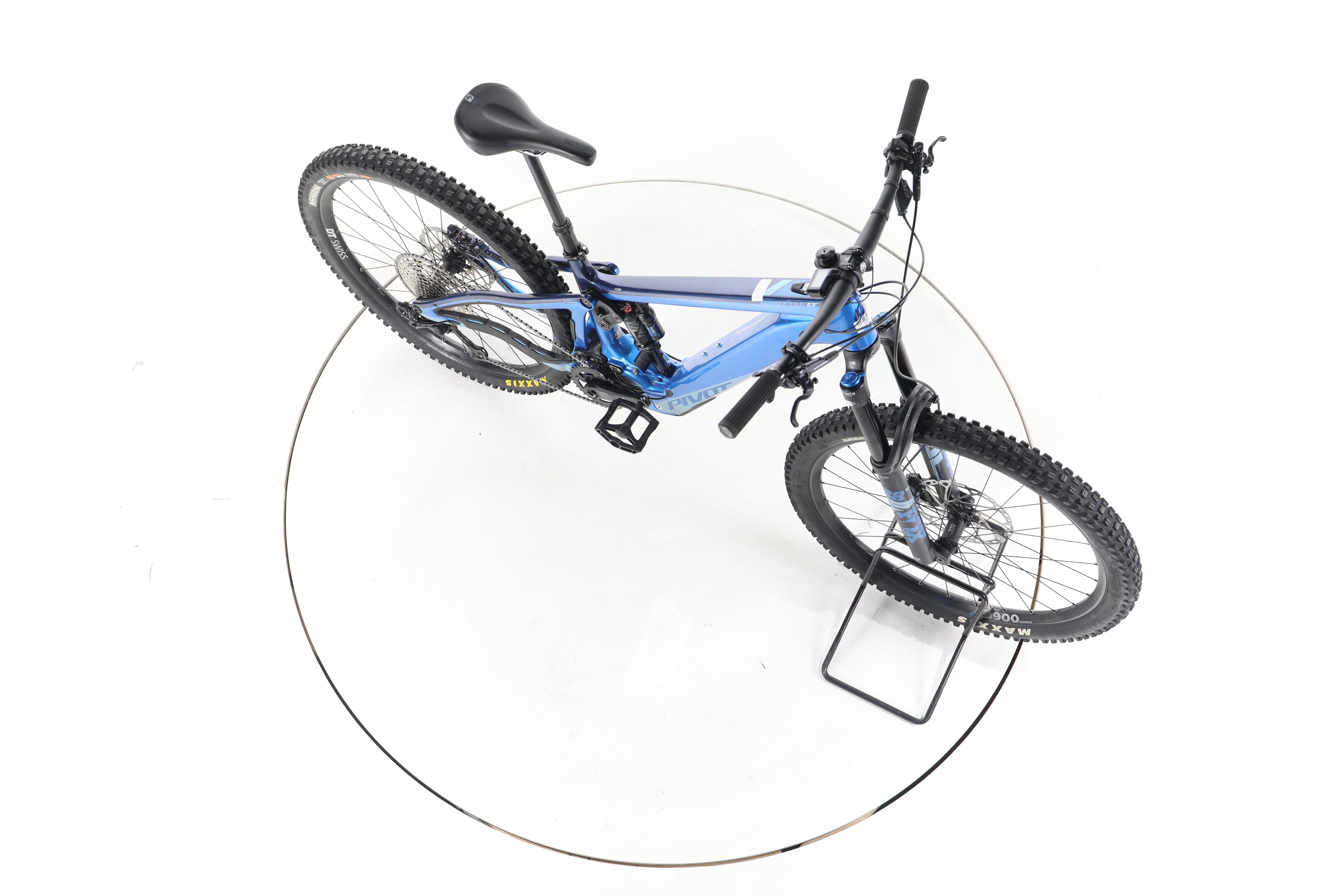 Pivot Cycles Shuttle LT E-Bike Fully Carbon - Image 14