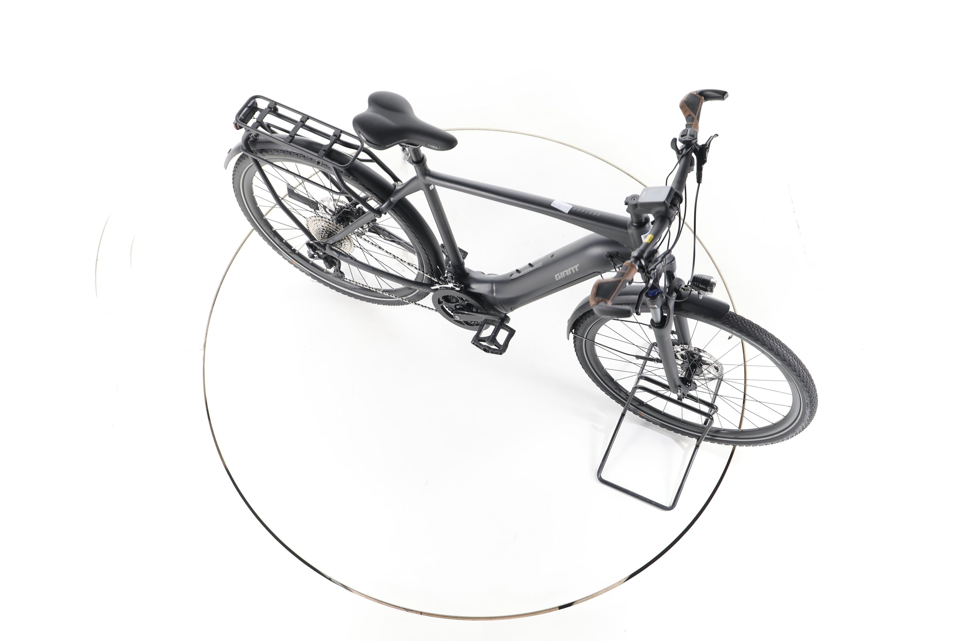 Giant Explore E+ 1 Trekking E-Bike - Image 14