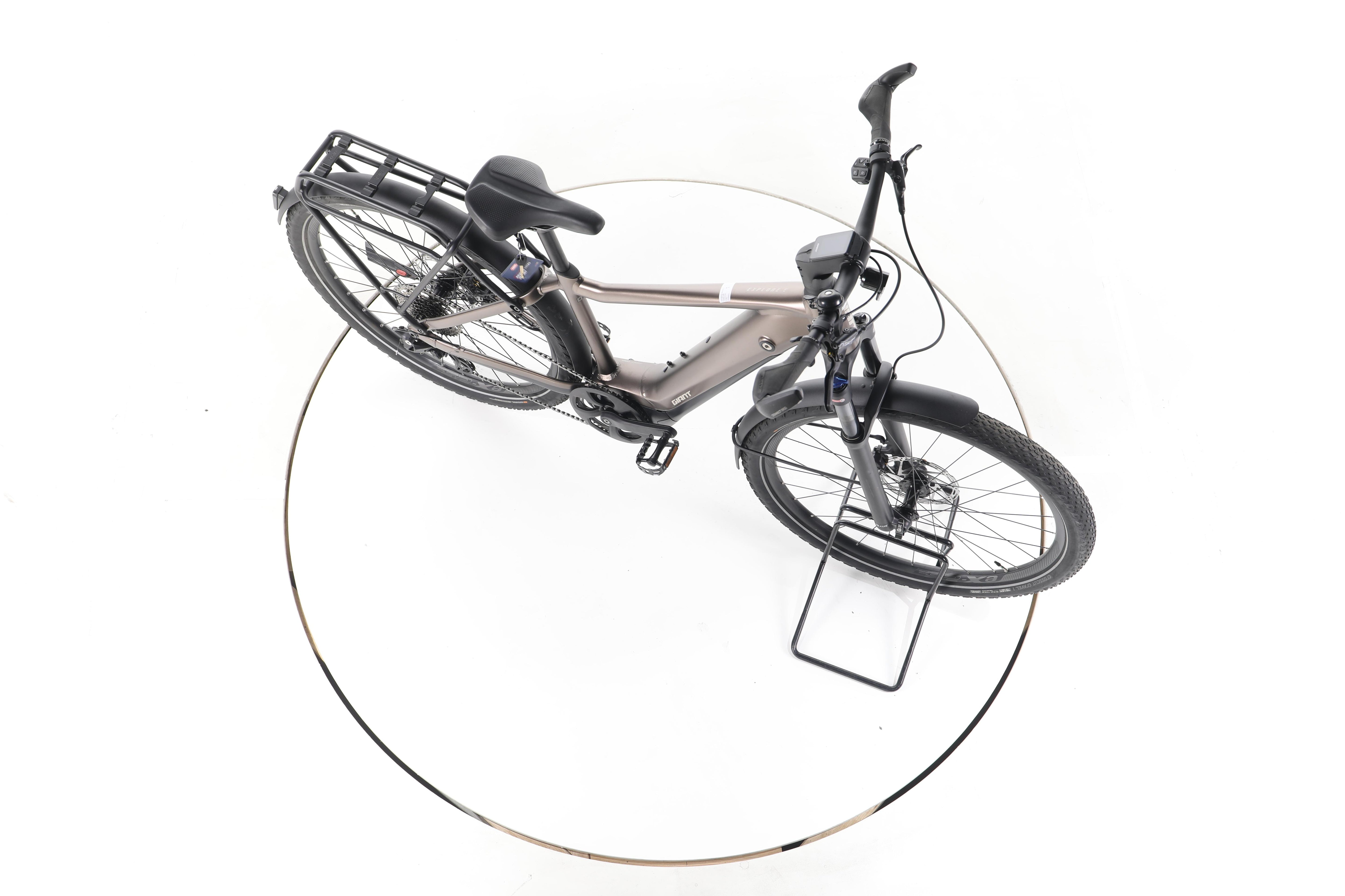 Giant Explore E+ Pro 1 Trekking E-Bike - Image 14