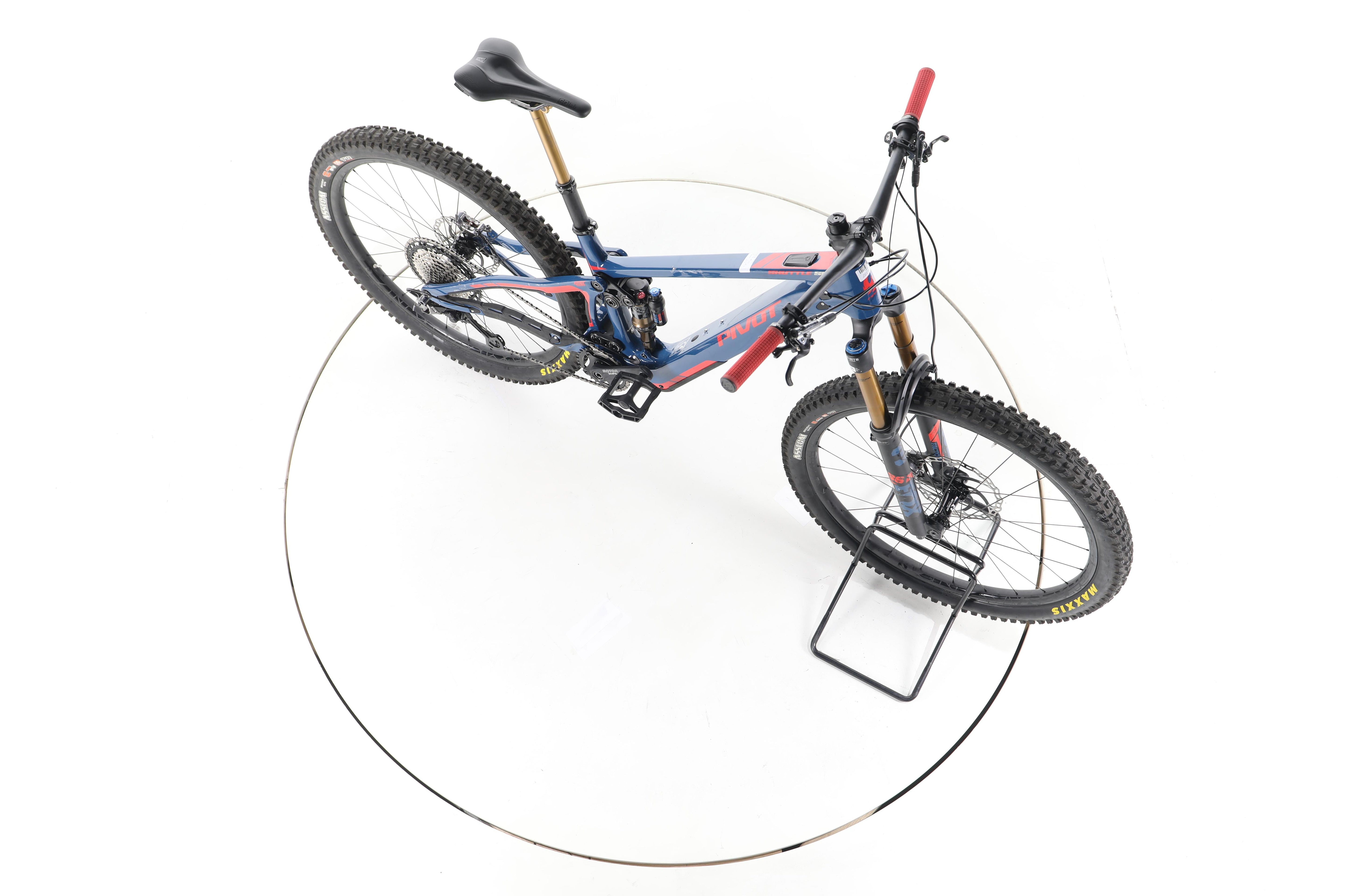 Pivot Cycles Shuttle SL Team XTR Fully E-Bike Carbon - Image 14