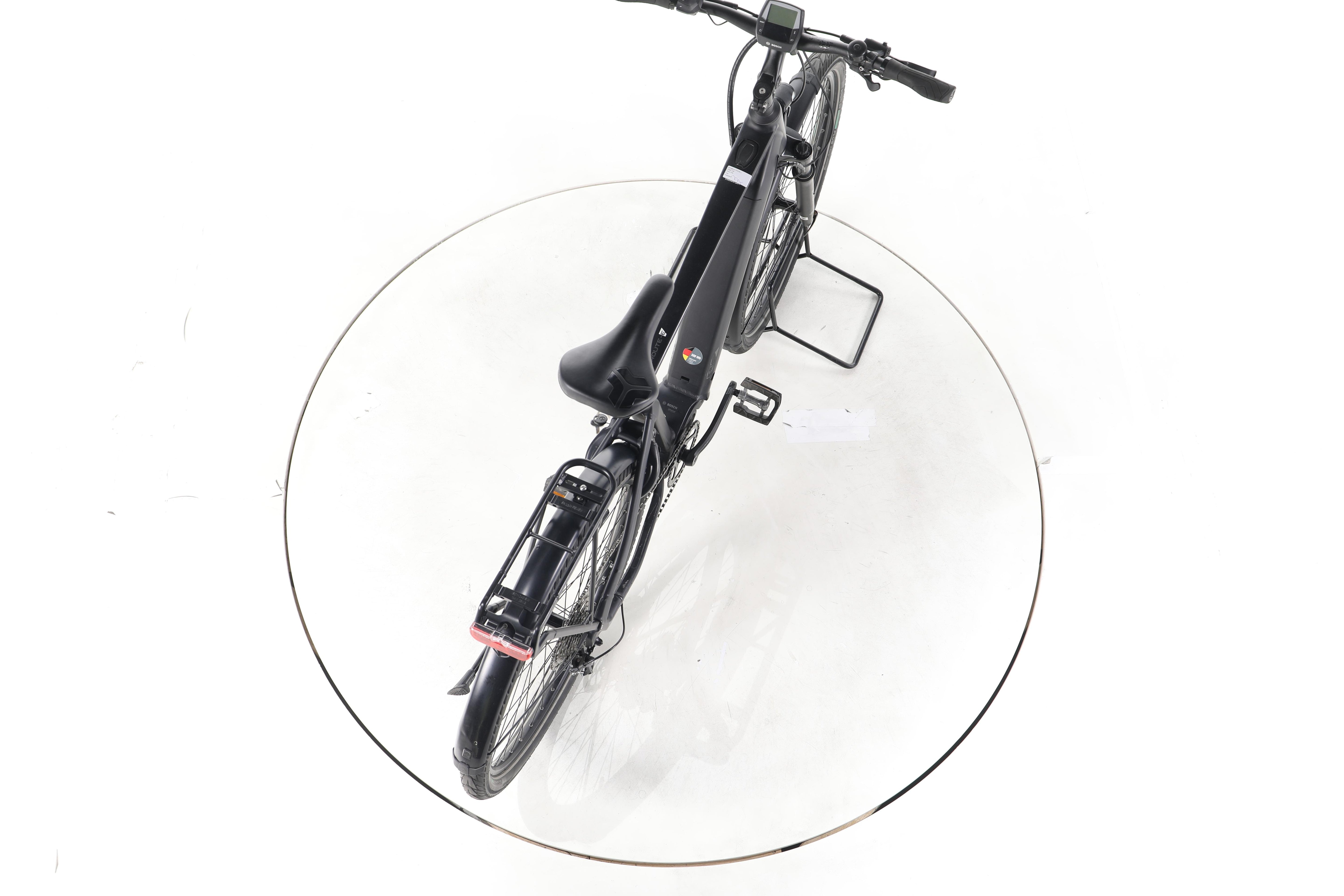 Carver Route E.510 Trekking E-Bike - Image 23