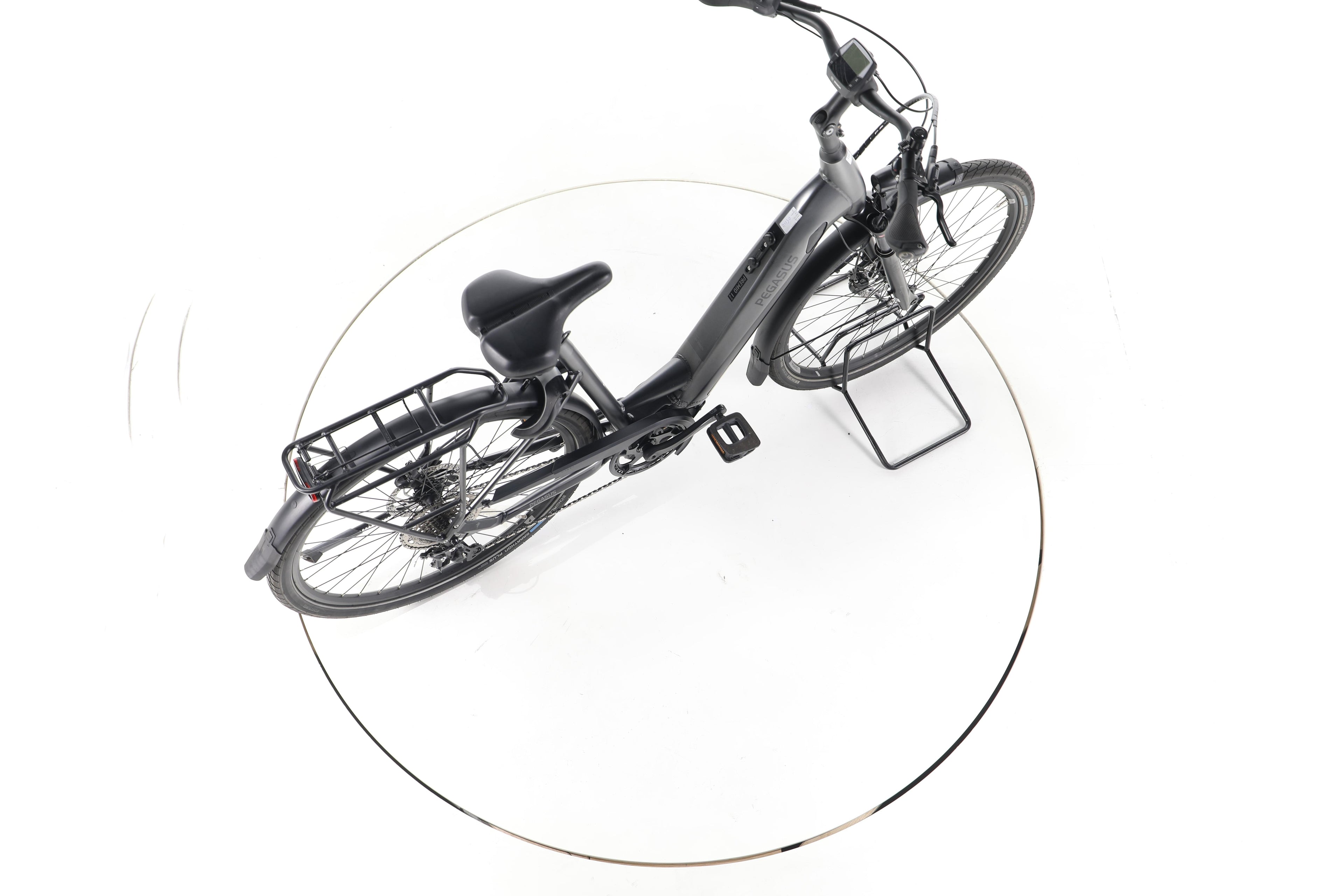 Pegasus Premio EVO 10 Lite Trekking E-Bike Tiefeinsteiger - Image 24